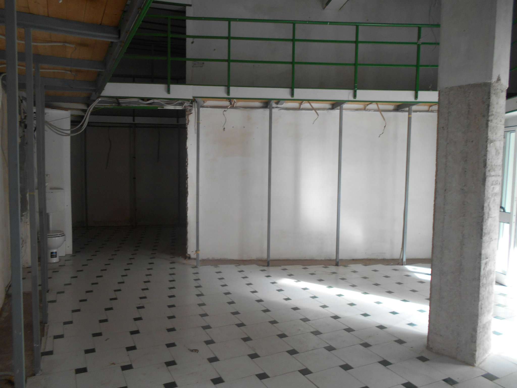 Negozio - Loc.Com. GENOVA vendita  STURLA via Redipuglia Francoforte Immobiliare