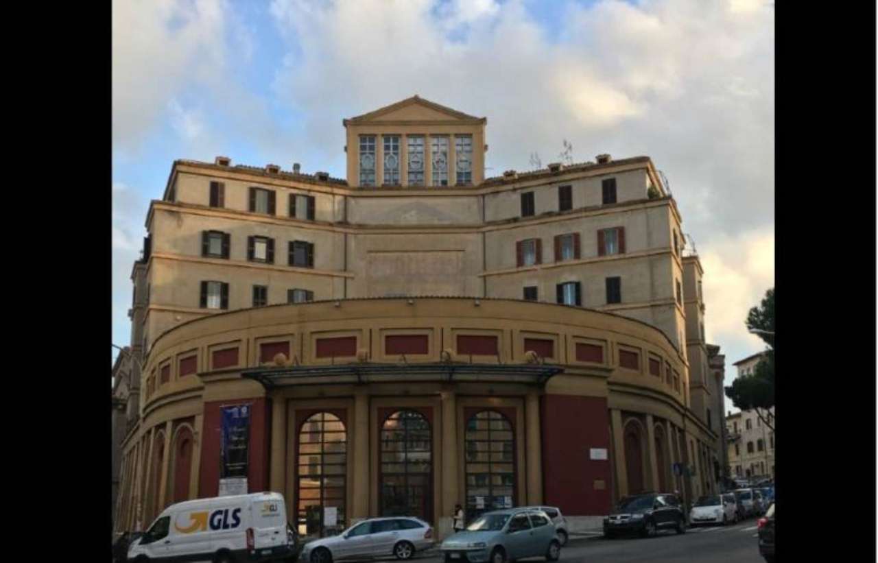 Negozio - Loc.Com. ROMA vendita  COLOMBO Luigi Fincati Case a Roma