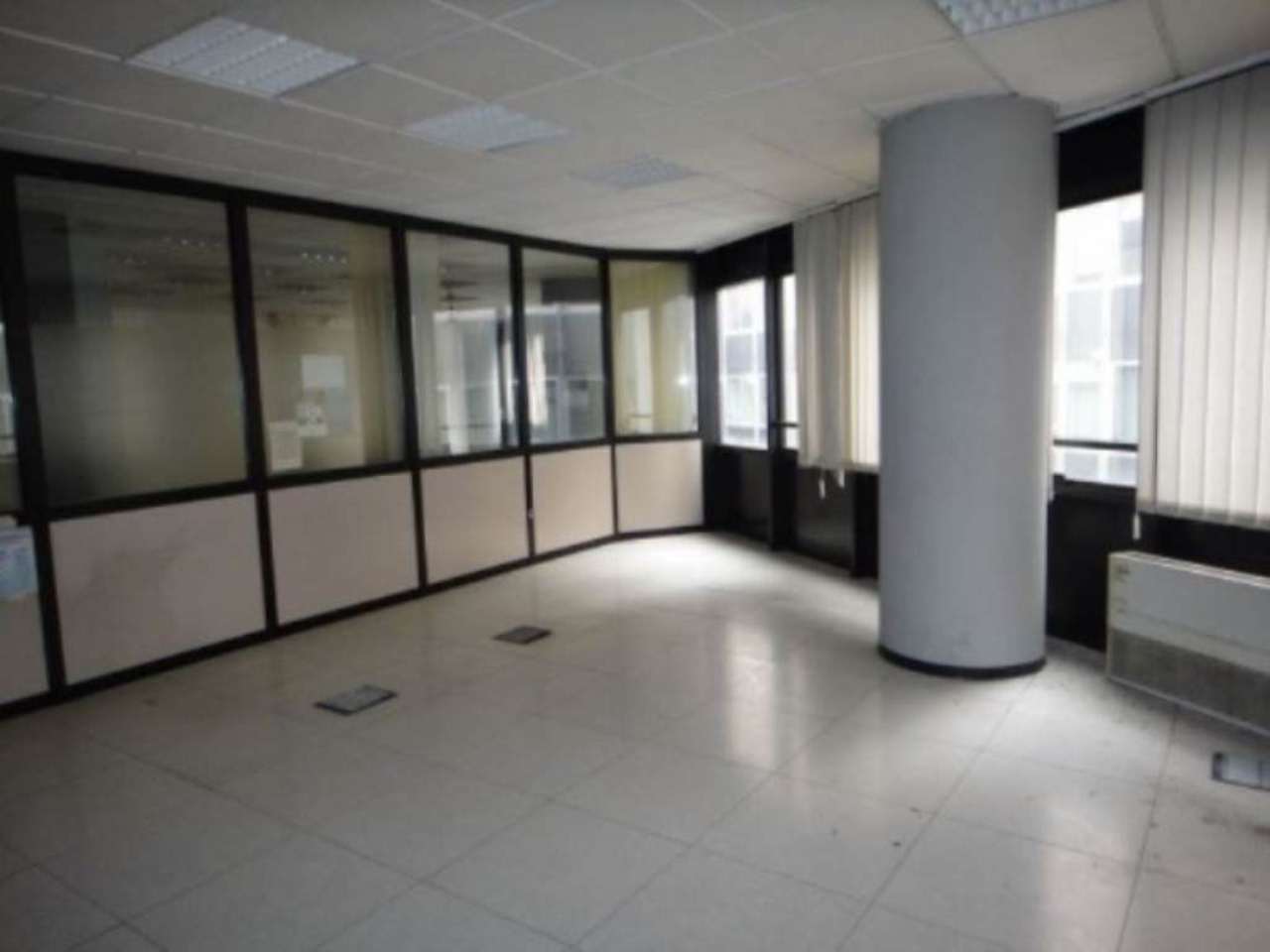 Ufficio - Loc.Com. NAPOLI affitto  MERCATO Orticelli a Loreto Solemya RE s.r.l.