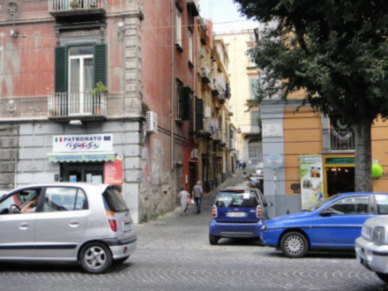 Negozio - Loc.Com. NAPOLI vendita  Foria avallone Solemya RE s.r.l.