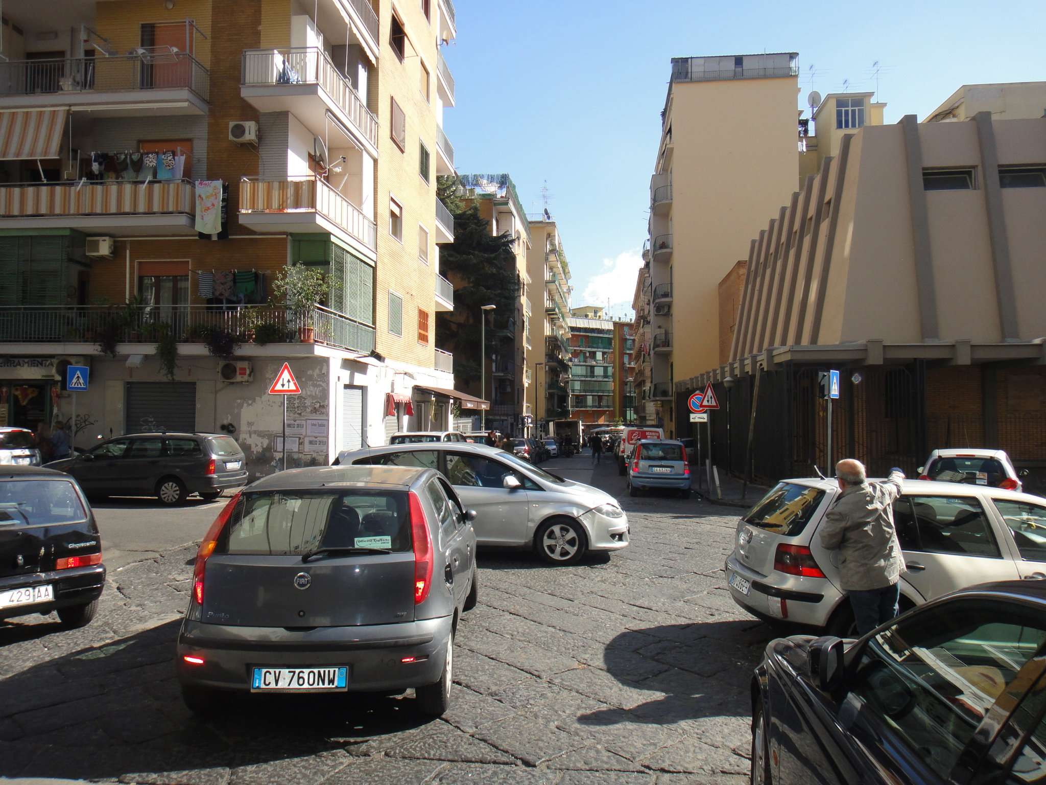  napoli affitto quart:  solemya-re-s.r.l.