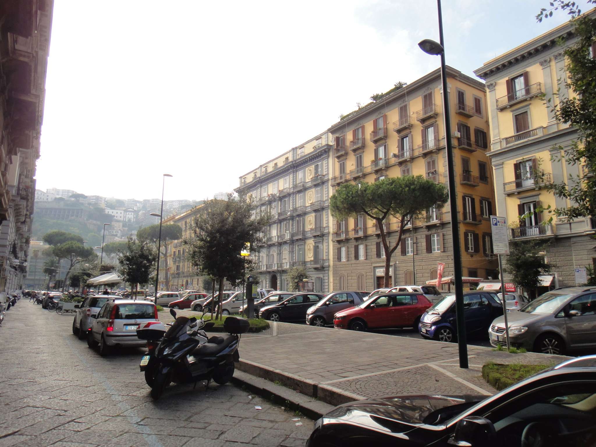  napoli affitto quart: chiaia solemya-re-s.r.l.