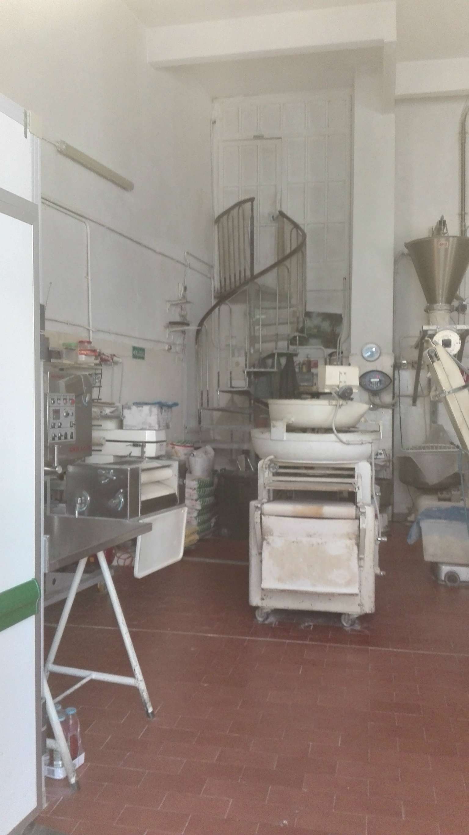 Negozio - Loc.Com. GENOVA vendita  MOLASSANA  Giorgio Massa s.r.l