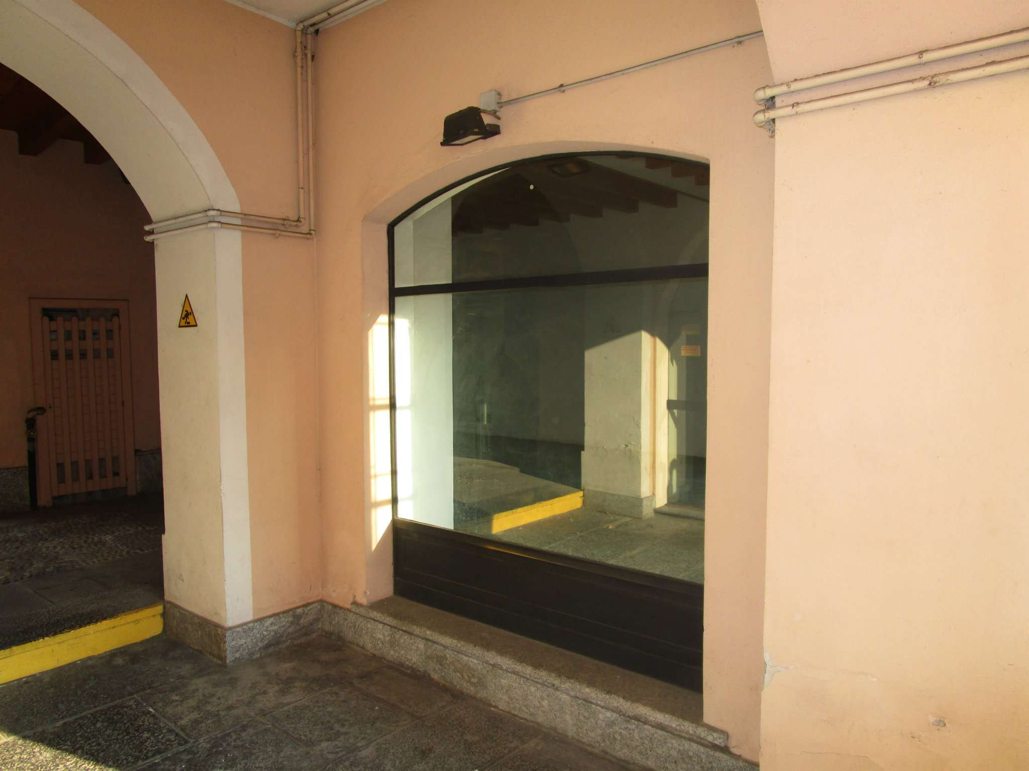 Negozio - Loc.Com. COMO affitto  CENTRO Milano Immobilclass S.a.s.