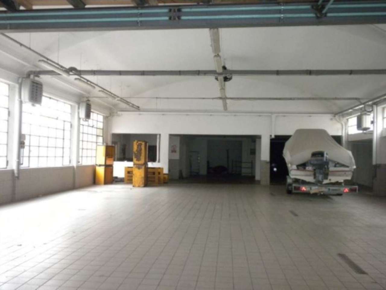 Capannoni (Tutti) COMO affitto  BORGHI Enrico Cosenz Immobilclass S.a.s.