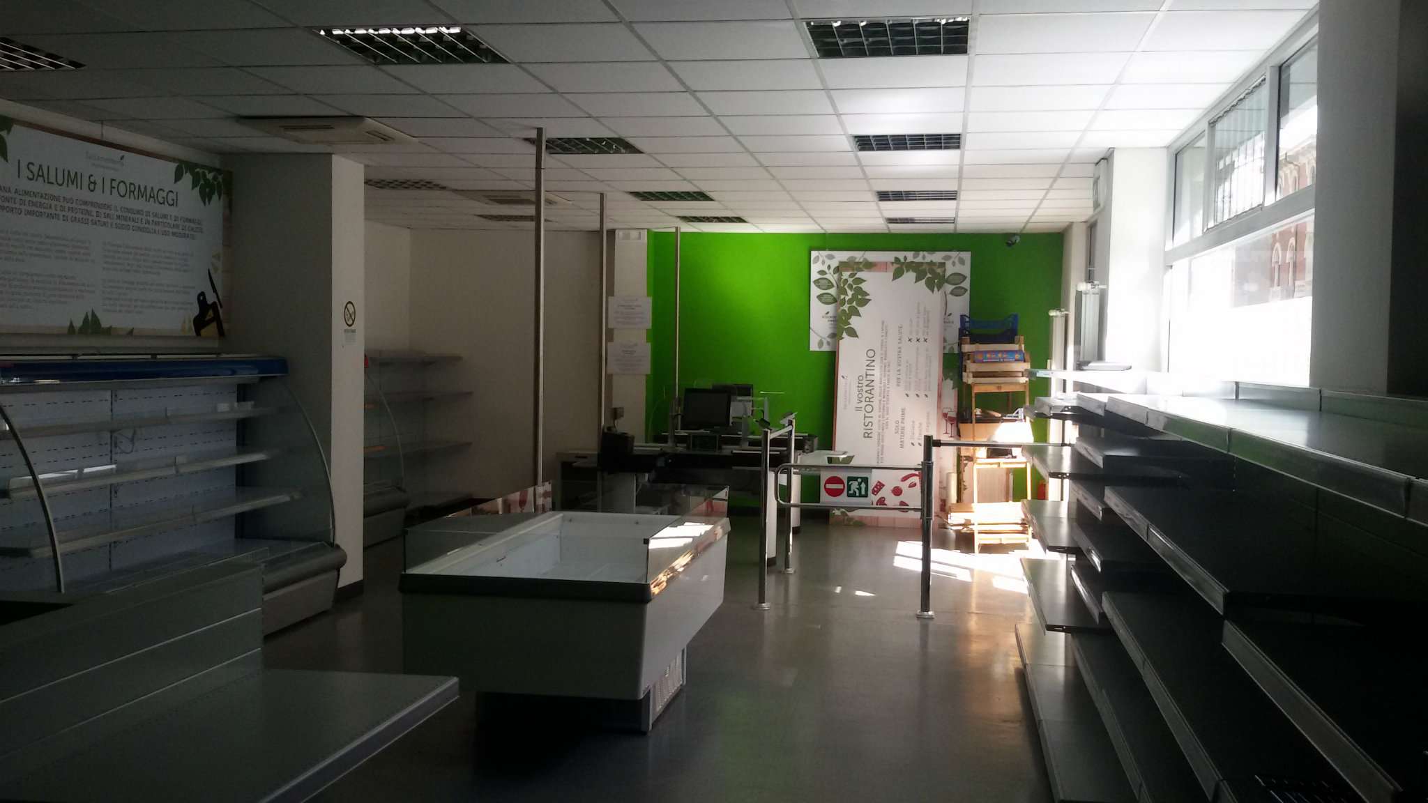 Negozio - Loc.Com. TORINO vendita  Cit Turin, vicino tribunale Saffi Ag Immobiliare