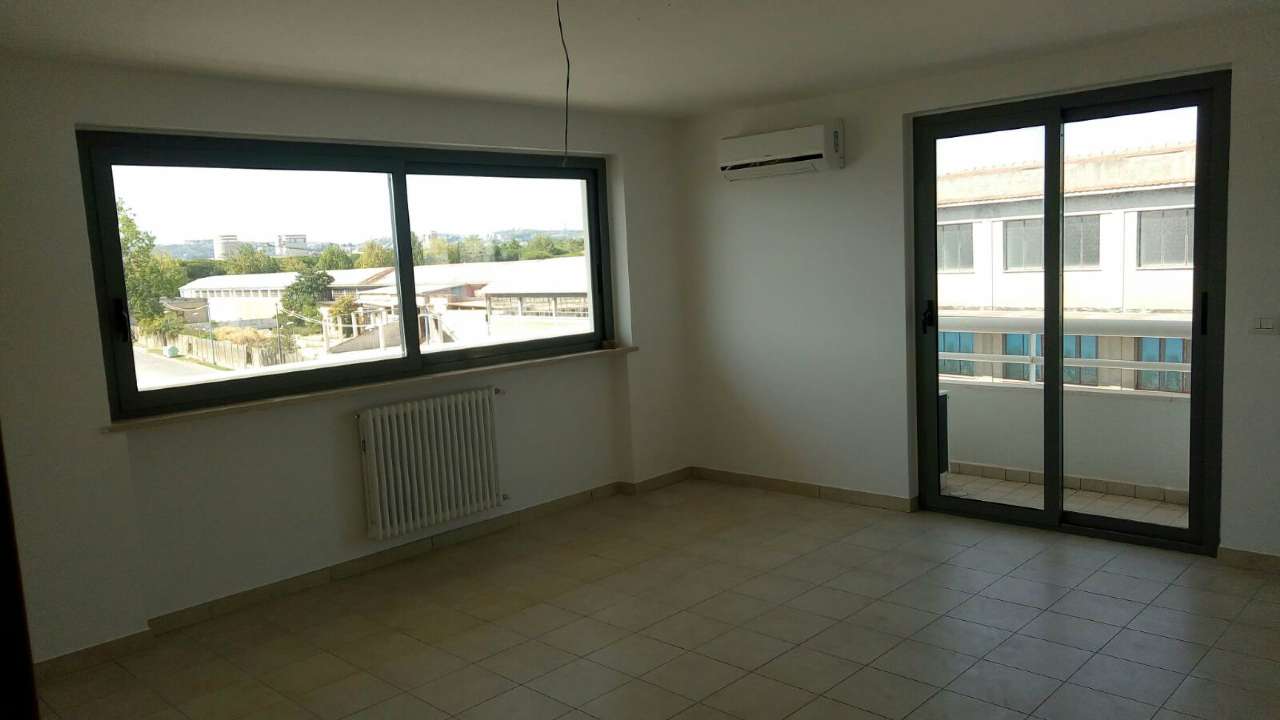 Ufficio - Loc.Com. PESCARA affitto   ALBEGNA Italia Affitti