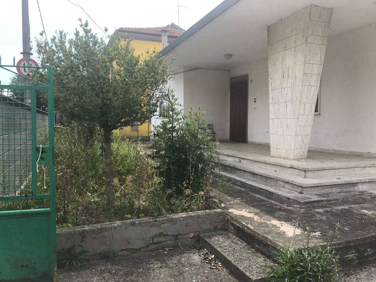 Villa CHIETI vendita   AVENTINO Italia Affitti