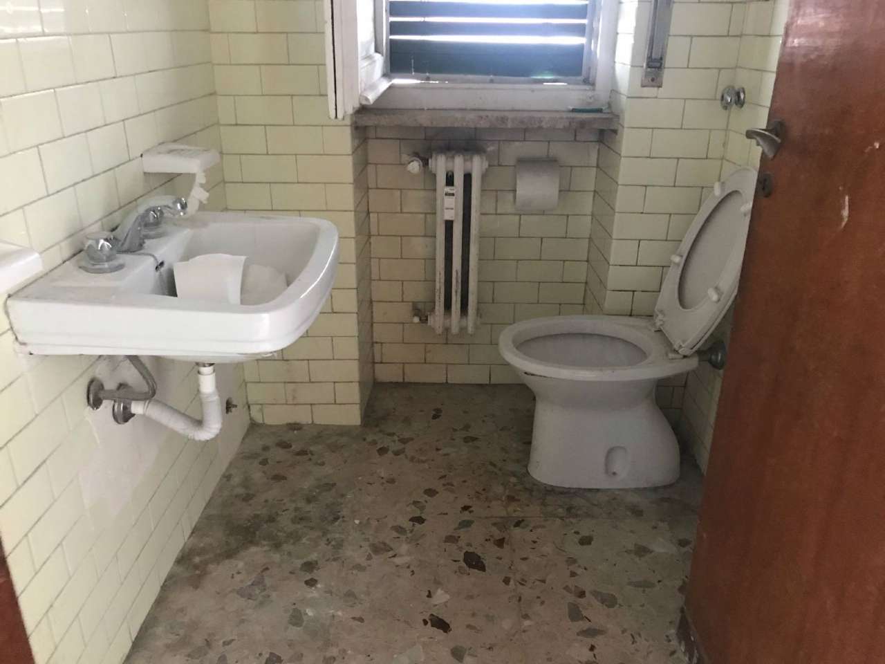 Negozio - Loc.Com. CHIETI affitto   salomone Italia Affitti