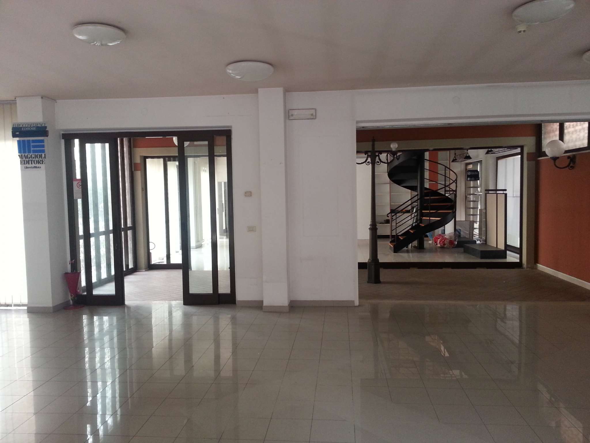 Negozio - Loc.Com. PESCARA affitto   parini Italia Affitti