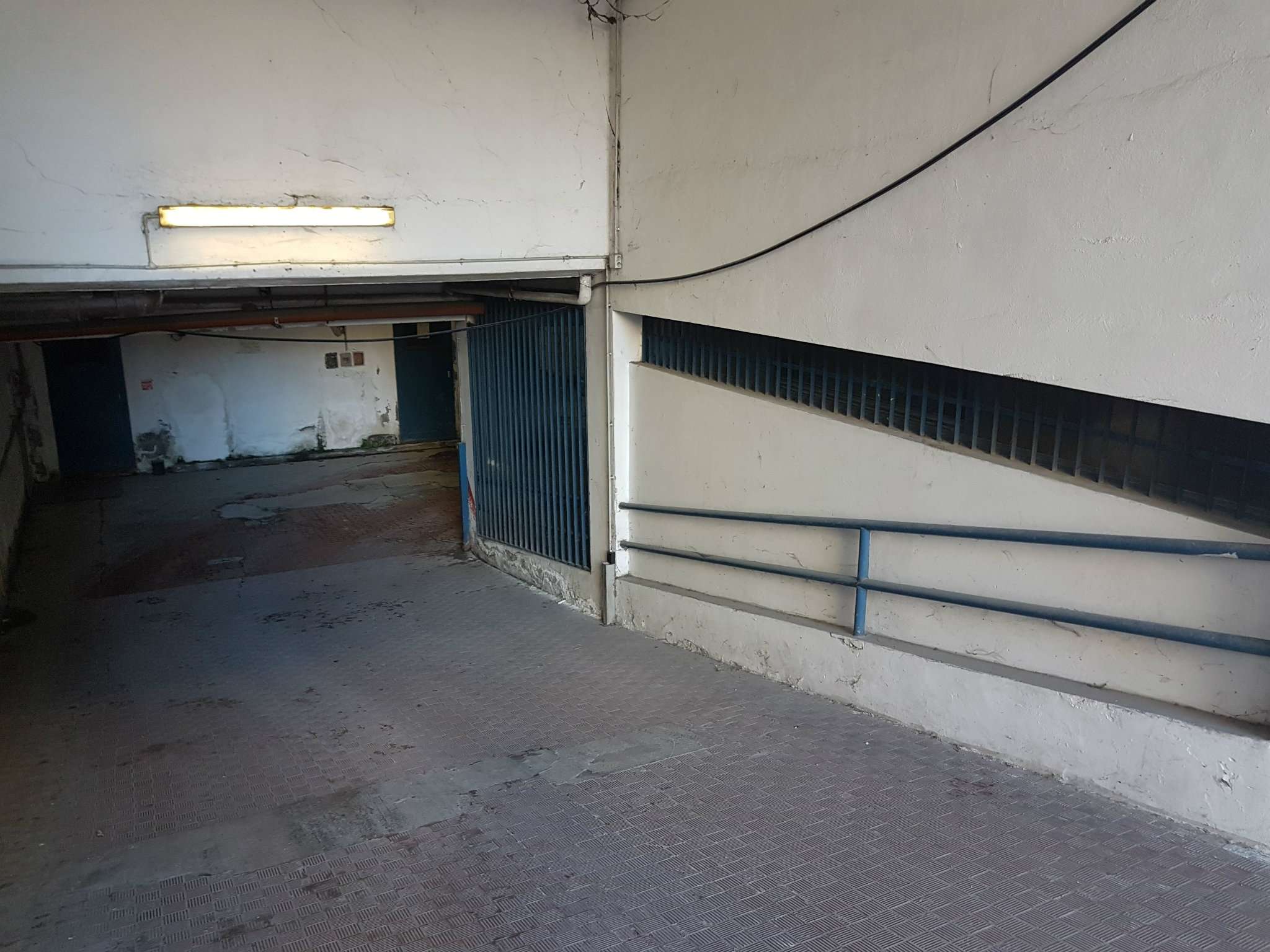 Box auto - Posto auto PESCARA affitto    Italia Affitti