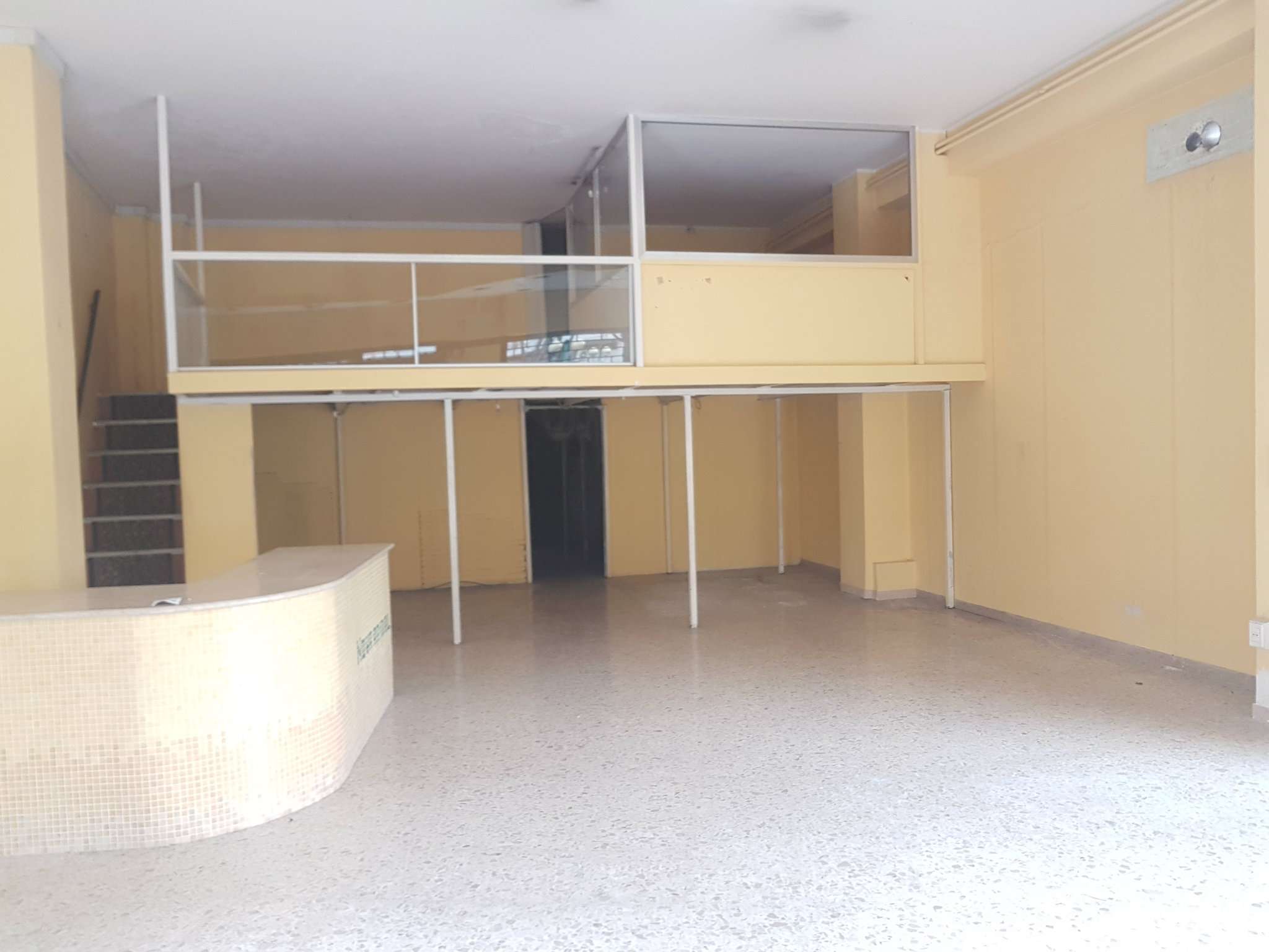 Negozio - Loc.Com. PESCARA affitto   silvio pellico Italia Affitti