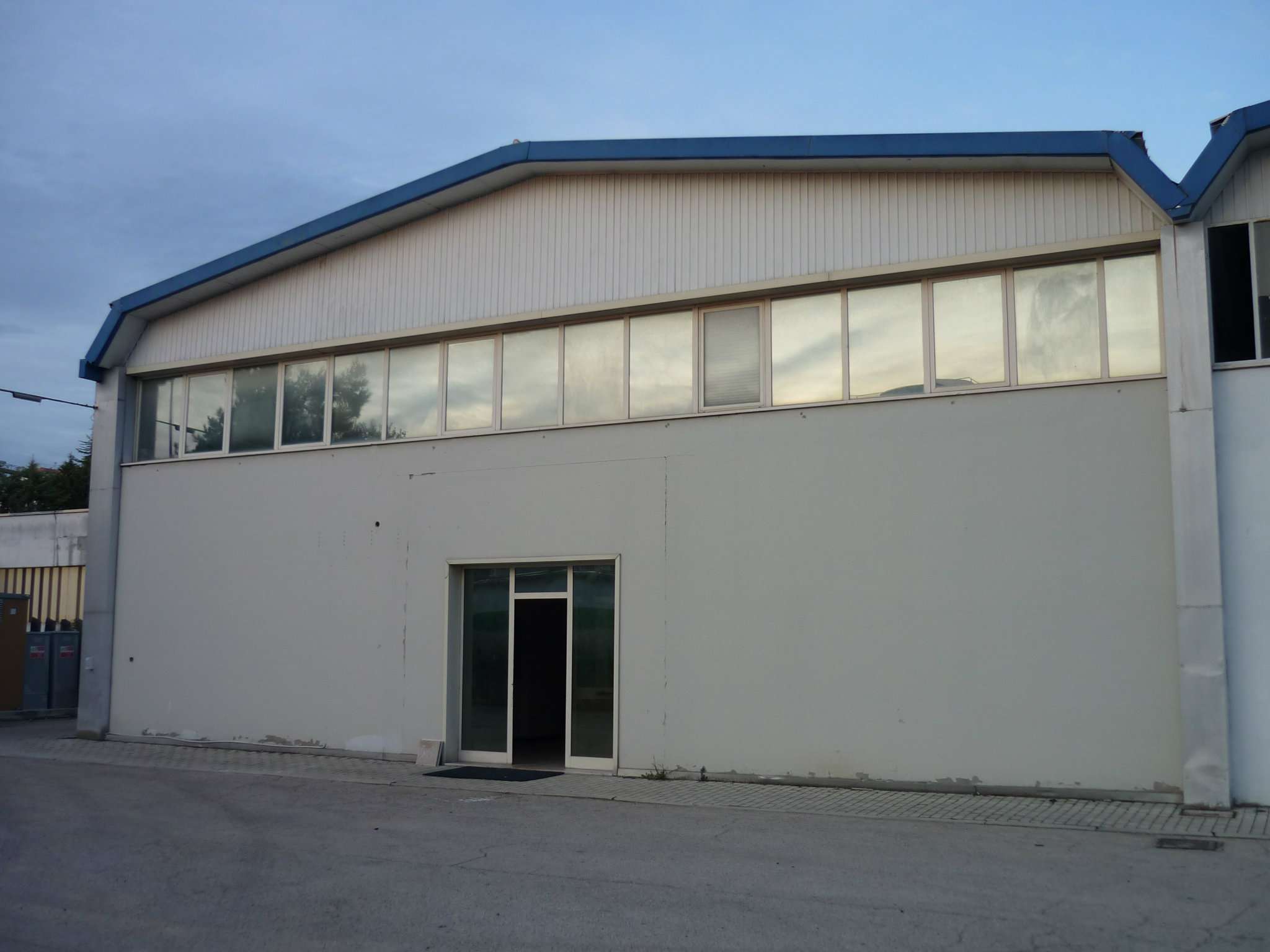 Capannoni (Tutti) PESCARA affitto   Raiale Marconi S.r.l.