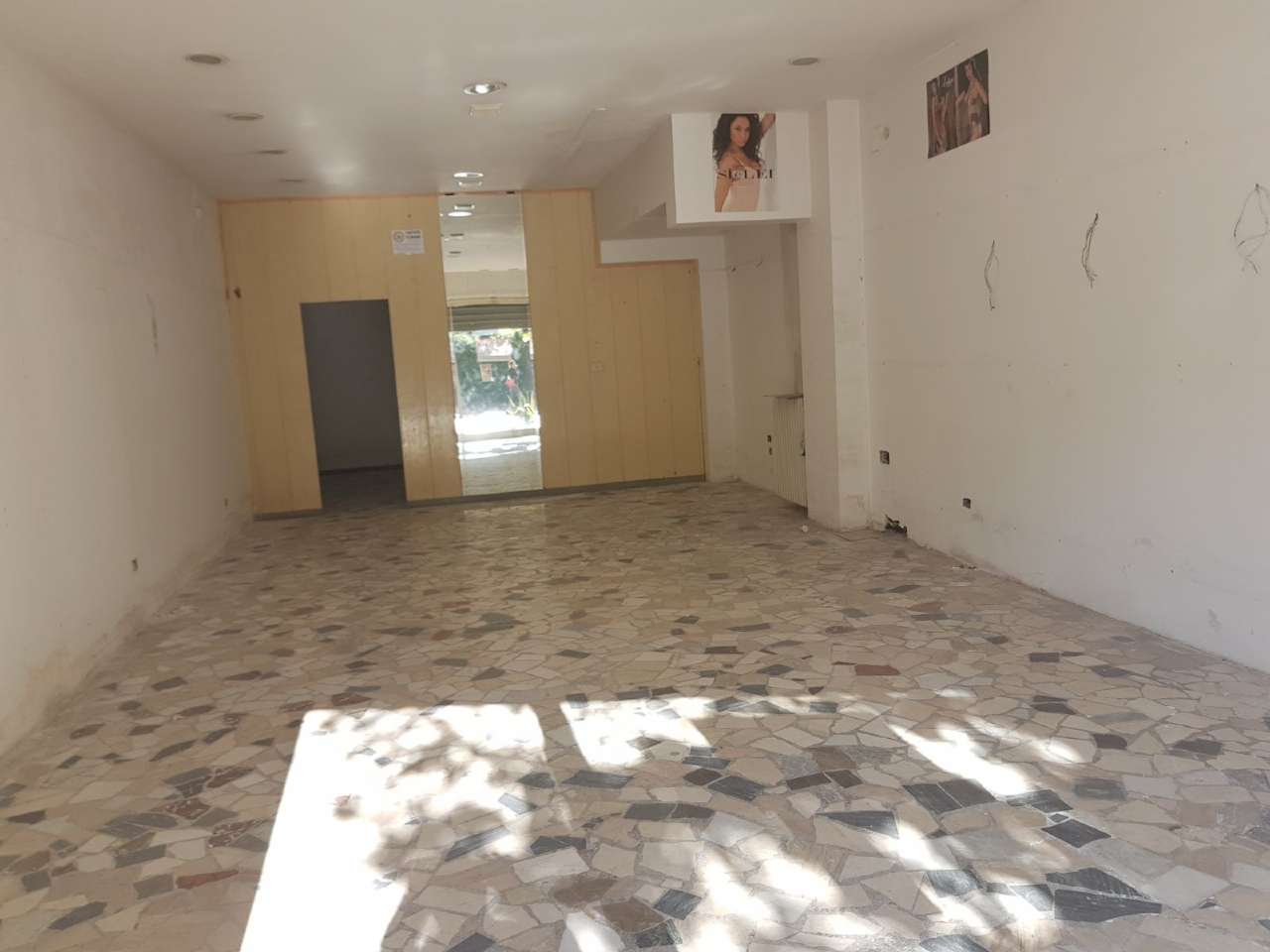 Negozio - Loc.Com. PESCARA affitto    Marconi S.r.l.