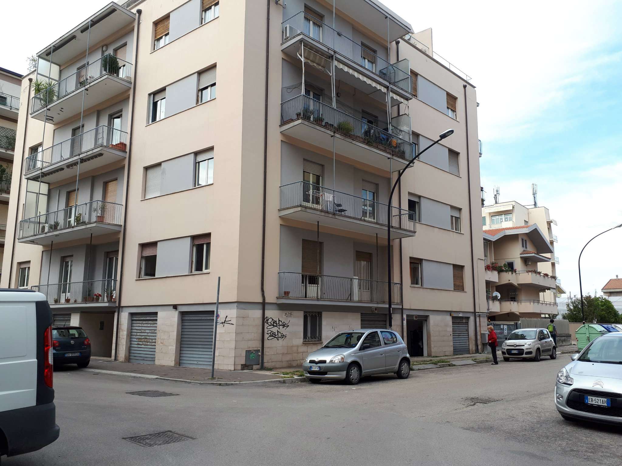  pescara affitto quart:  marconi-s.r.l.