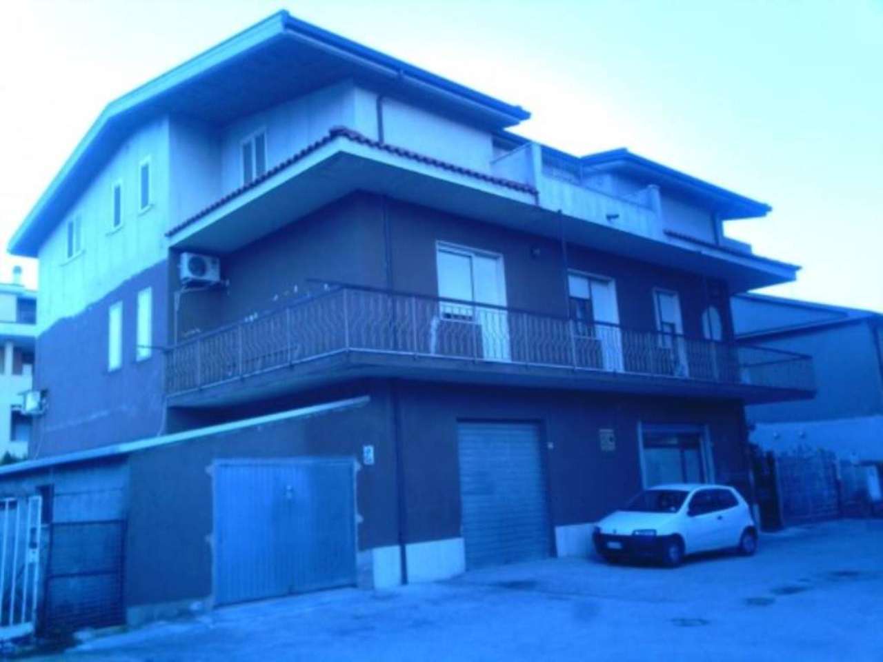  pescara affitto quart:  marconi-s.r.l.