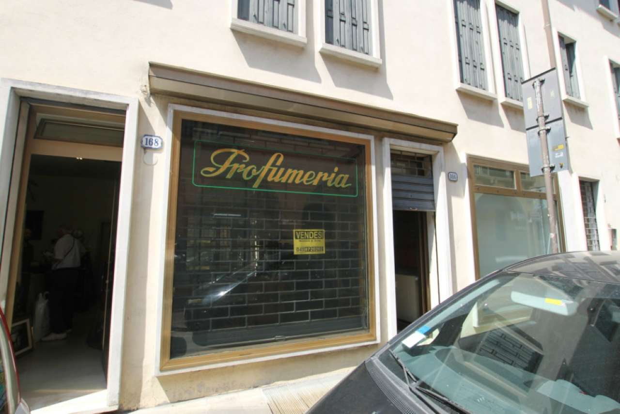 Negozio - Loc.Com. PADOVA vendita  CENTRO SAN FRANCESCO IDEA CASA IMMOBILIARE SAS