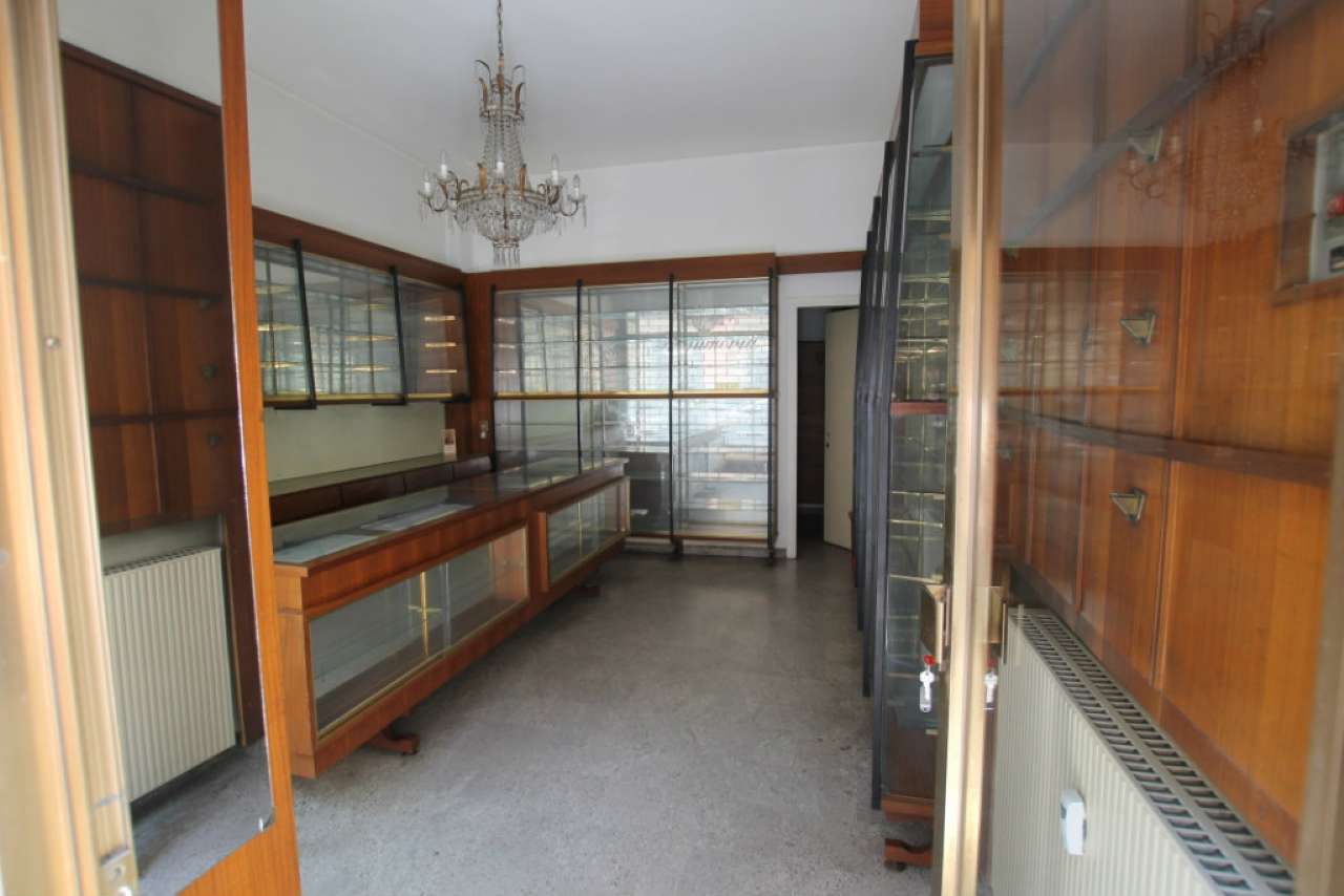 Negozio - Loc.Com. PADOVA vendita  CENTRO SAN FRANCESCO IDEA CASA IMMOBILIARE SAS