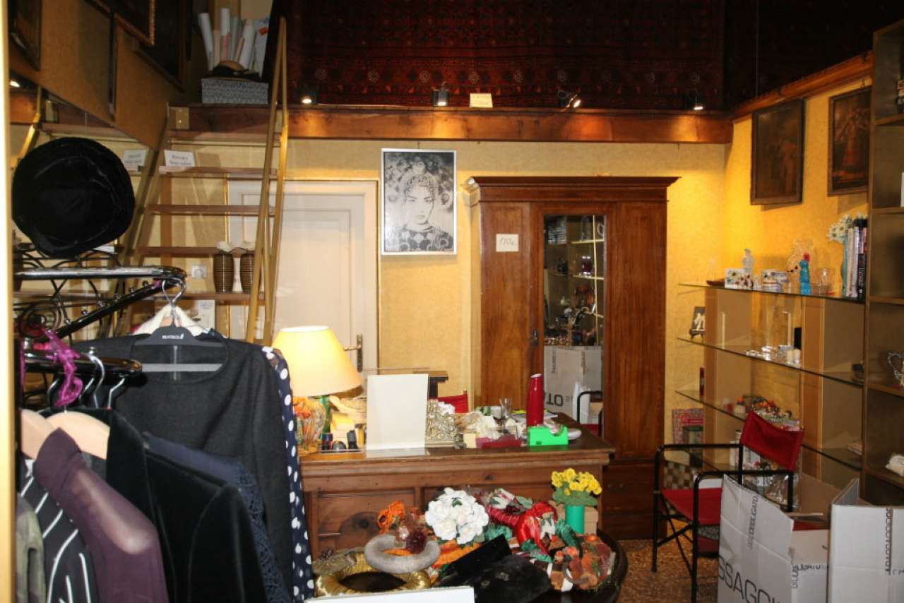 Negozio - Loc.Com. PADOVA vendita  CENTRO degli Zabarella IDEA CASA IMMOBILIARE SAS