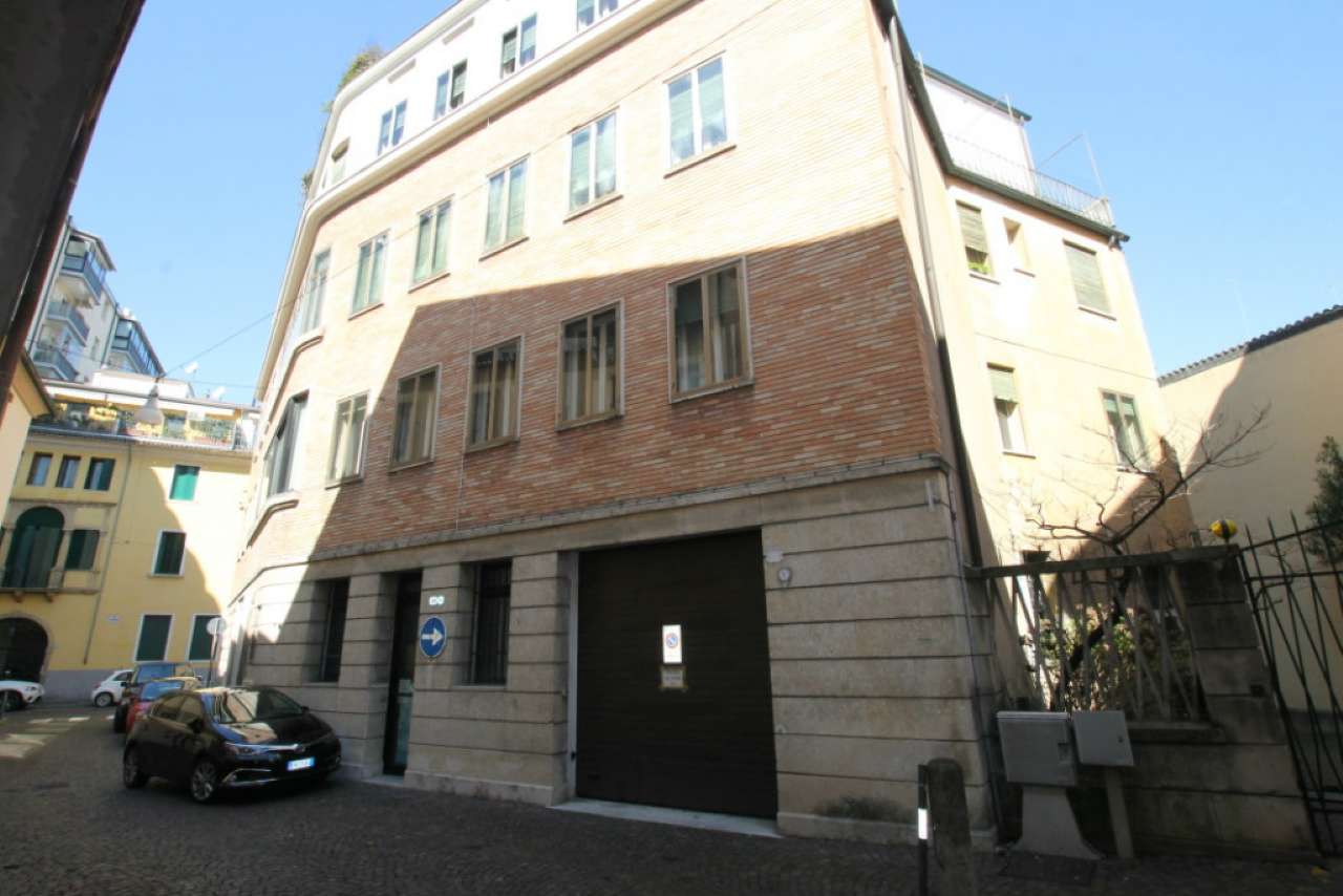 Appartamento PADOVA vendita  TEATRO VERDI CARLO LEONI IDEA CASA IMMOBILIARE SAS