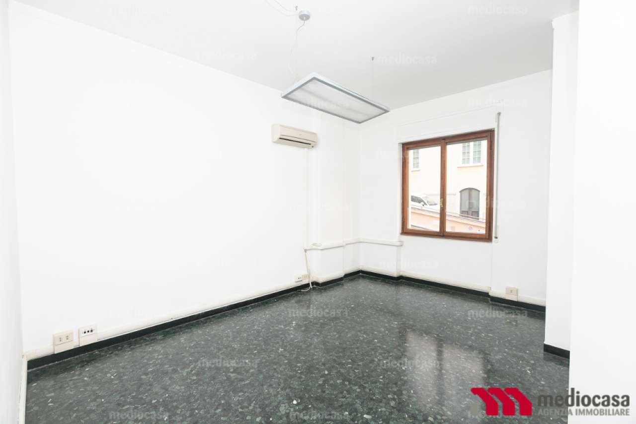 Ufficio - Loc.Com. GENOVA affitto   Porta D'Archi Mediocasa Agenzia Immobiliare