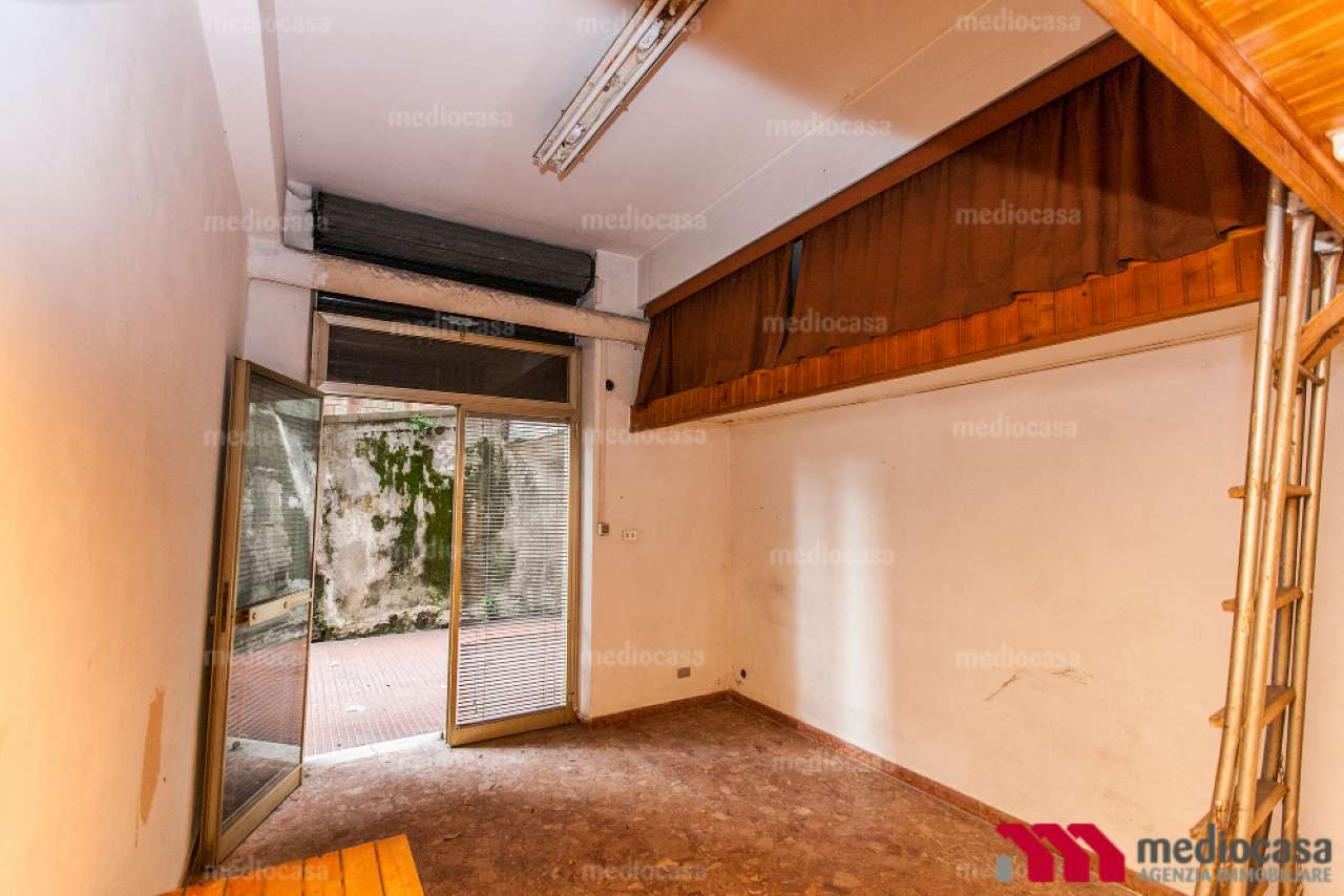 Negozio - Loc.Com. GENOVA vendita  CASTELLETTO Paleocapa Mediocasa Agenzia Immobiliare