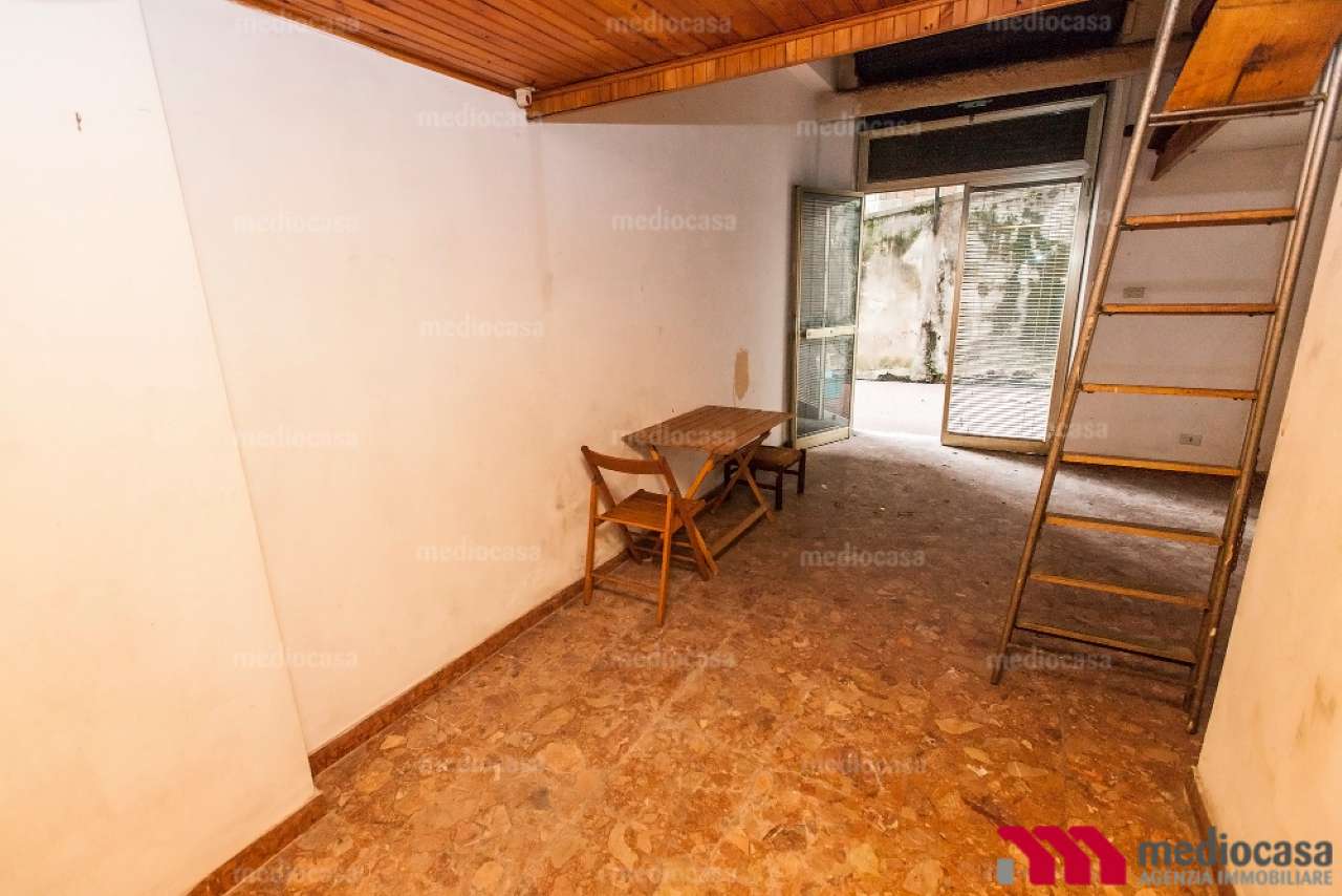 Negozio - Loc.Com. GENOVA vendita  CASTELLETTO Paleocapa Mediocasa Agenzia Immobiliare