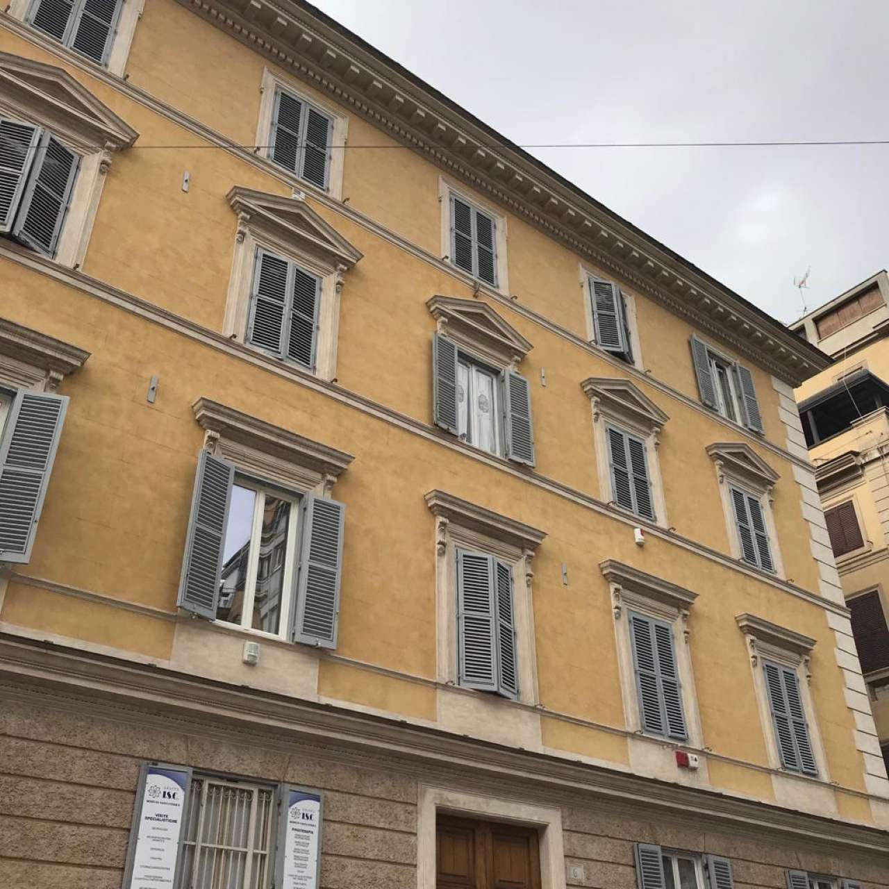  roma vendita quart: prati i.r.i. istituto regionale immobiliare srl