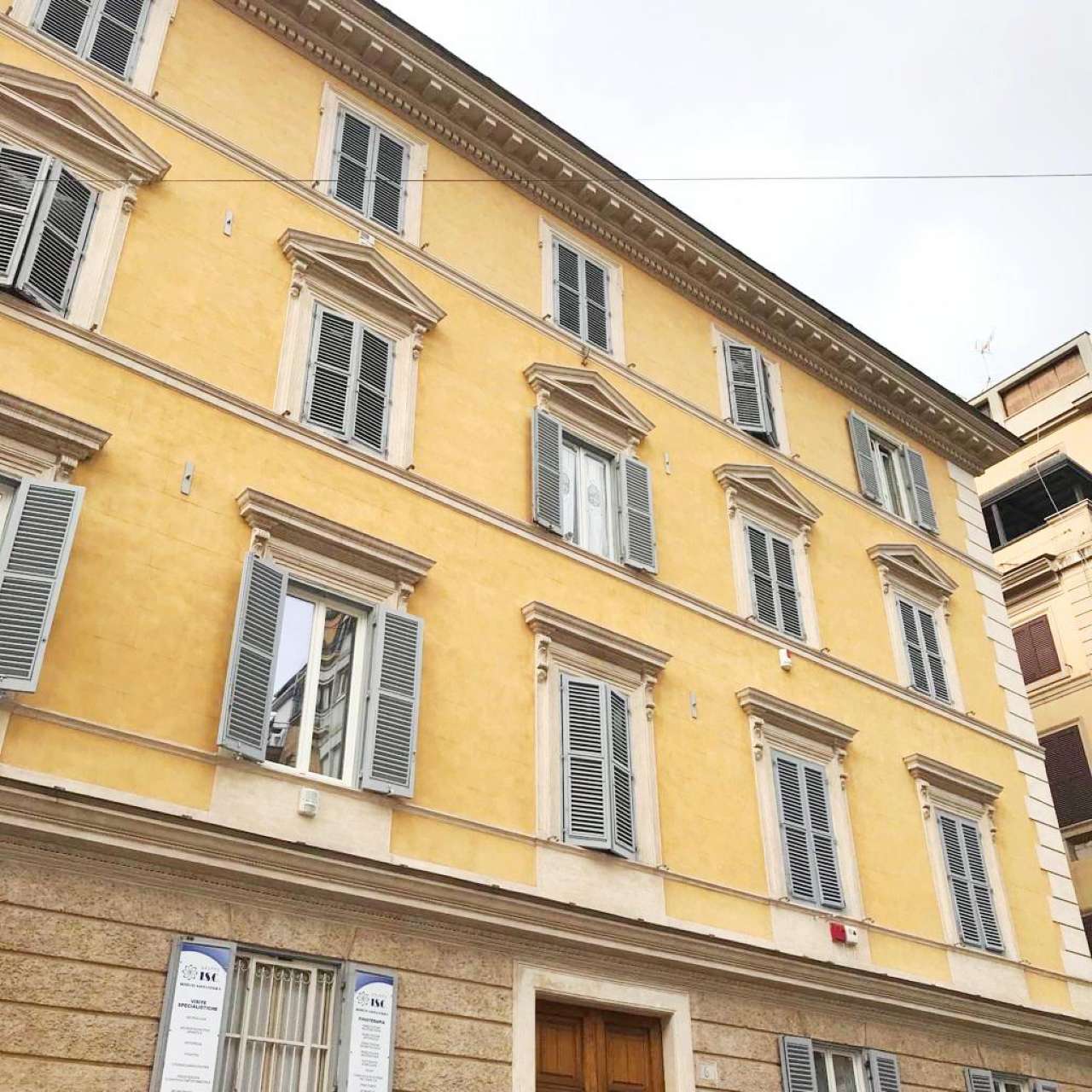  roma vendita quart: prati i.r.i. istituto regionale immobiliare srl