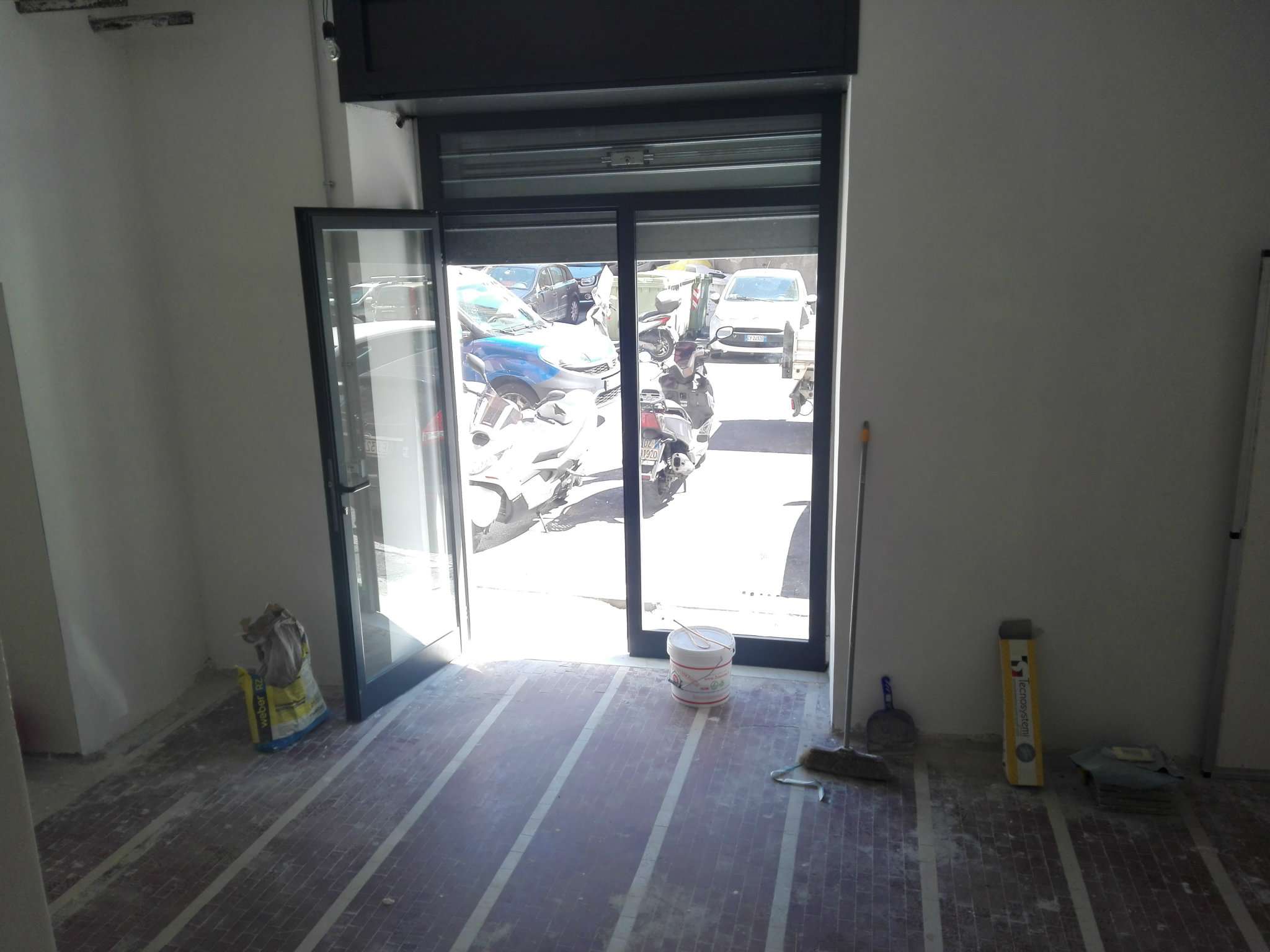 Negozio - Loc.Com. GENOVA affitto  STURLA PONTETTI IMMOBILI & GESTIONI S.R.L.