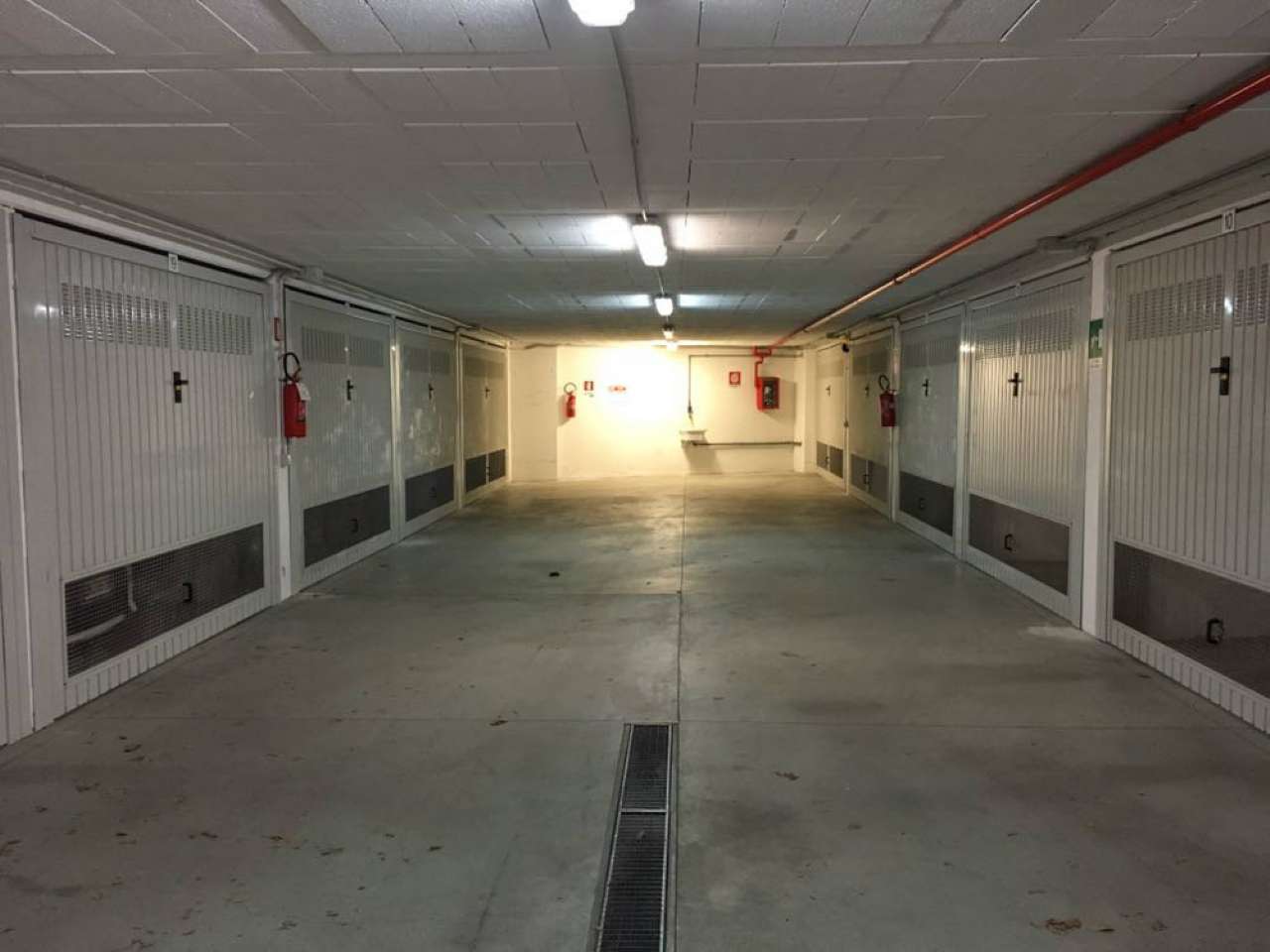 Box auto - Posto auto GENOVA vendita    IMMOBILI & GESTIONI S.R.L.