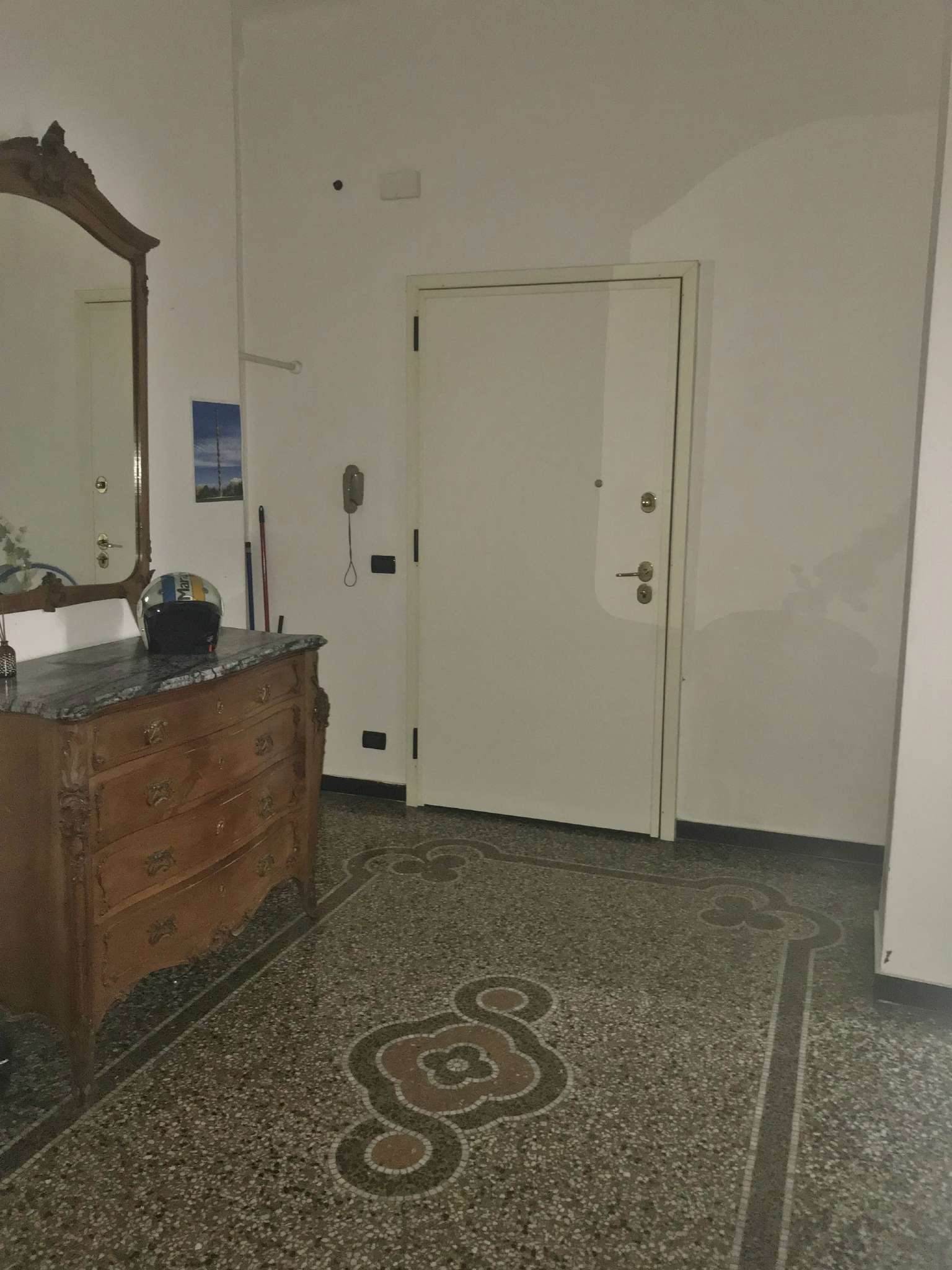 Appartamento GENOVA vendita  CASTELLETTO MONTELLO IMMOBILI & GESTIONI S.R.L.