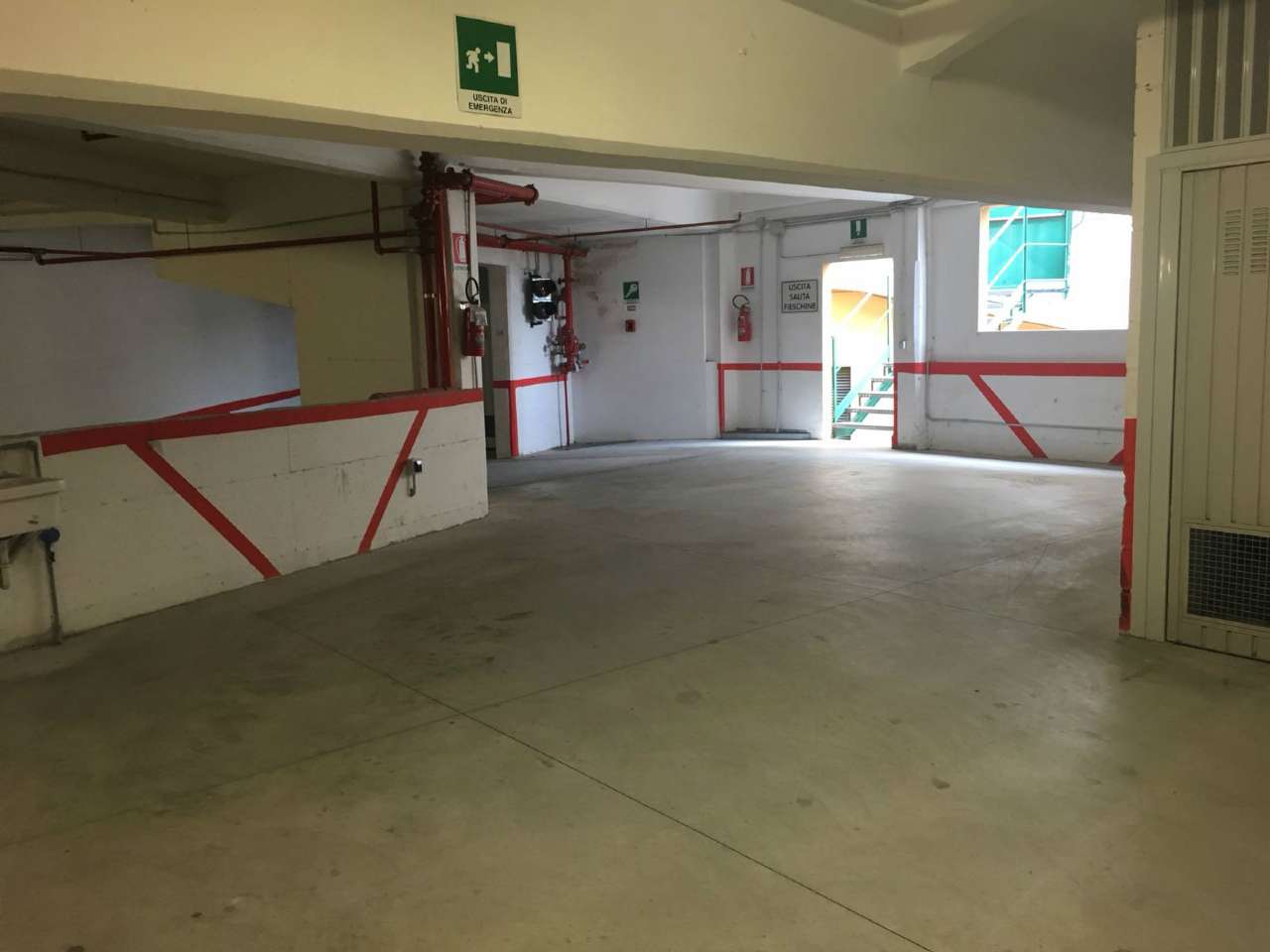 Box auto - Posto auto GENOVA vendita    IMMOBILI & GESTIONI S.R.L.
