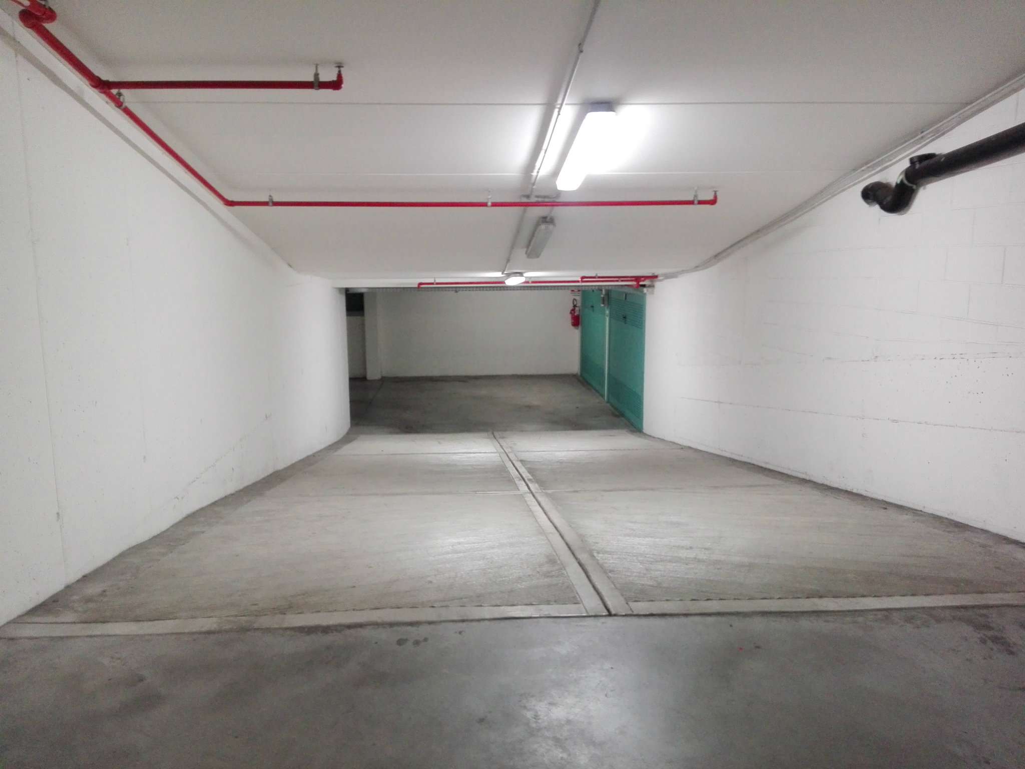 Box auto - Posto auto GENOVA affitto    IMMOBILI & GESTIONI S.R.L.