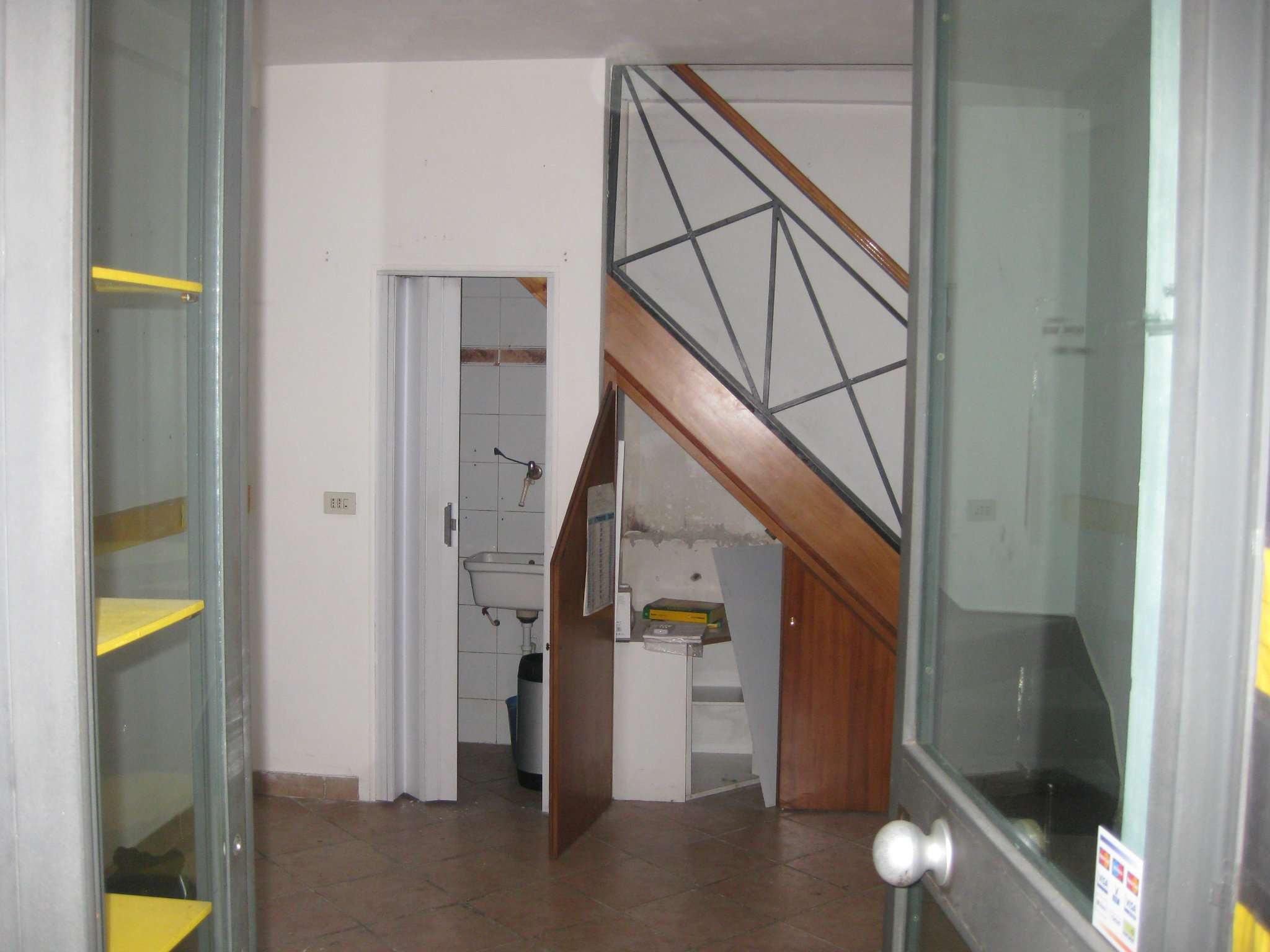 Negozio - Loc.Com. ROMA vendita  TRIESTE (II MUN.)  URBANA INSIEME SRL