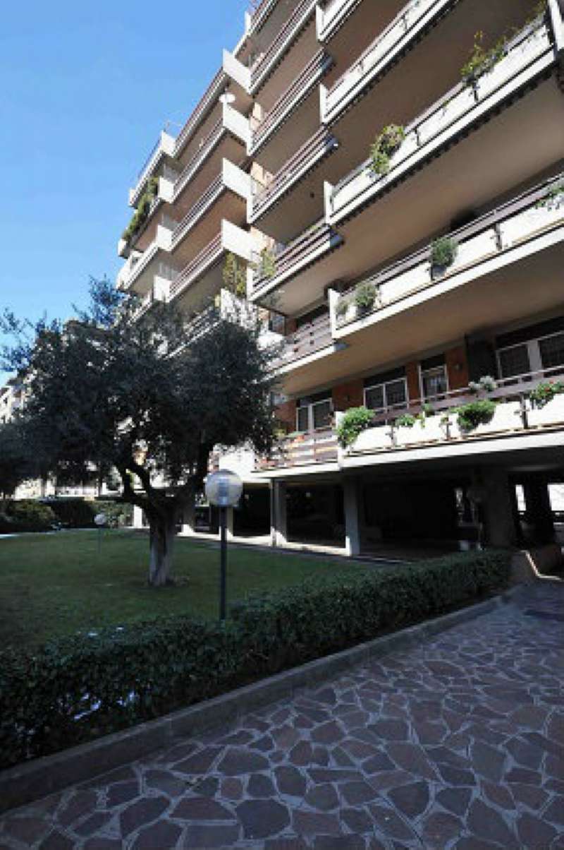 Appartamento ROMA vendita  EUROPA  Via Vitaliano Brancati URBANA INSIEME SRL
