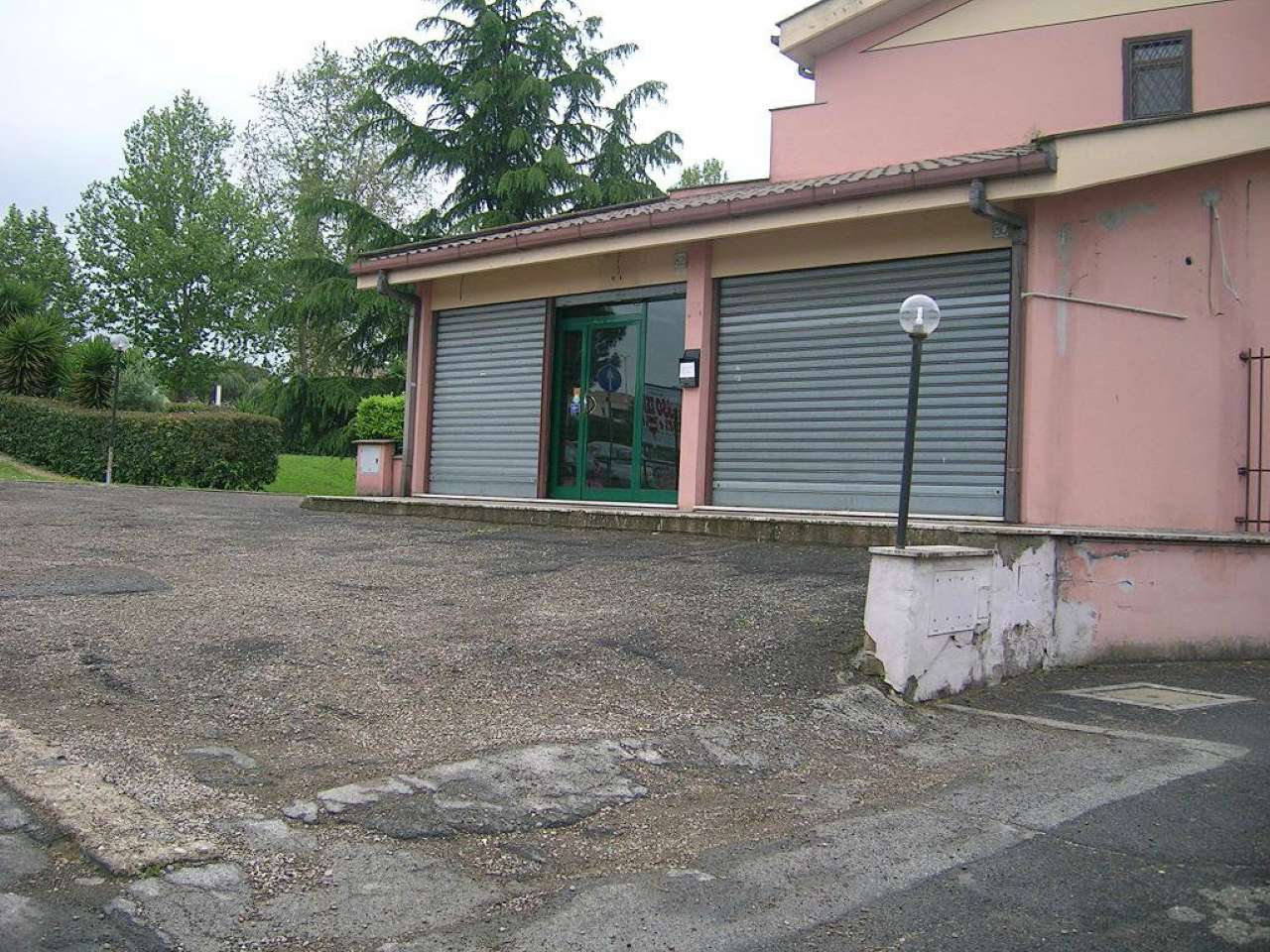 Negozio - Loc.Com. ROMA affitto  FINOCCHIO Borgianni URBANA INSIEME SRL