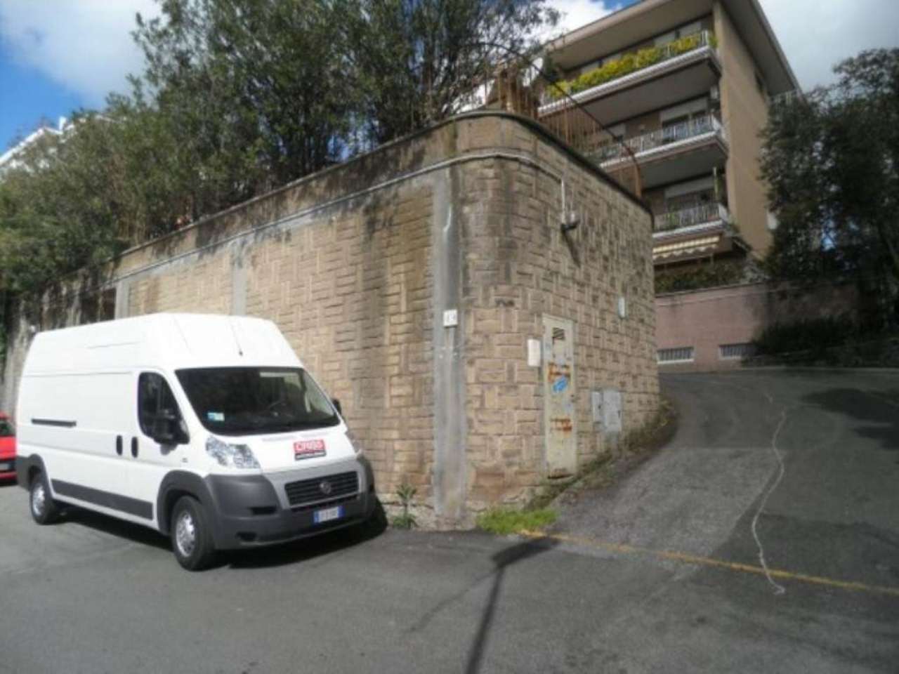 Negozio - Loc.Com. ROMA vendita  LA GIUSTINIANA(ZONA DELLA XX MUN.)  URBANA INSIEME SRL