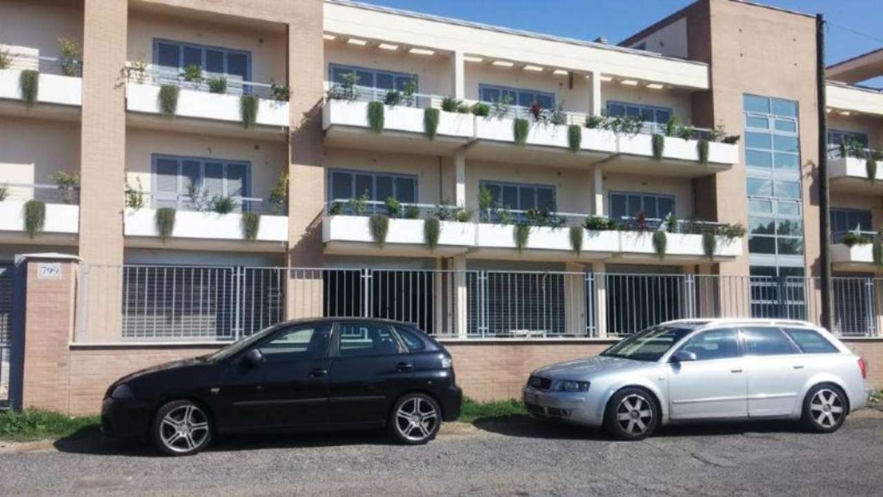 Negozio - Loc.Com. ROMA vendita  TUSCOLANO (VI MUN.) Appia Nuova Asso programma casa