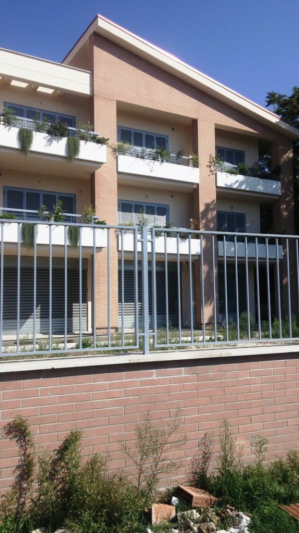 Negozio - Loc.Com. ROMA vendita  TUSCOLANO (VI MUN.) Appia Nuova Asso programma casa
