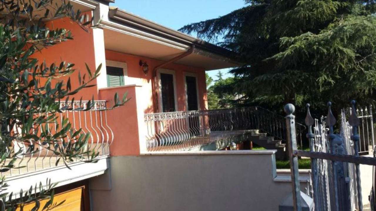 Villa Affiancata - Schiera ROMA vendita  AEROPORTO DI CIAMPINO (ZONA DELLA XI MUN.)  del fosso di sant'andrea Asso programma casa