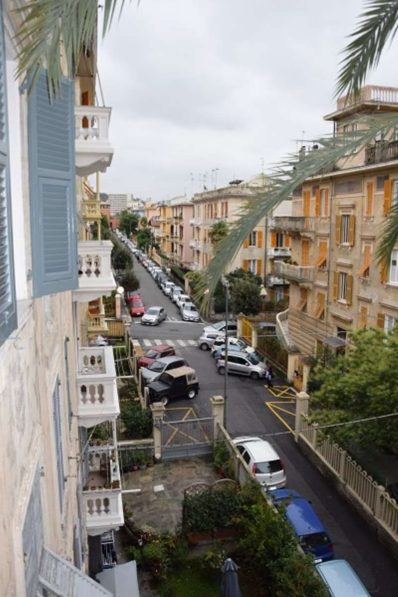  genova vendita quart: pegli immobiliare peglicasa