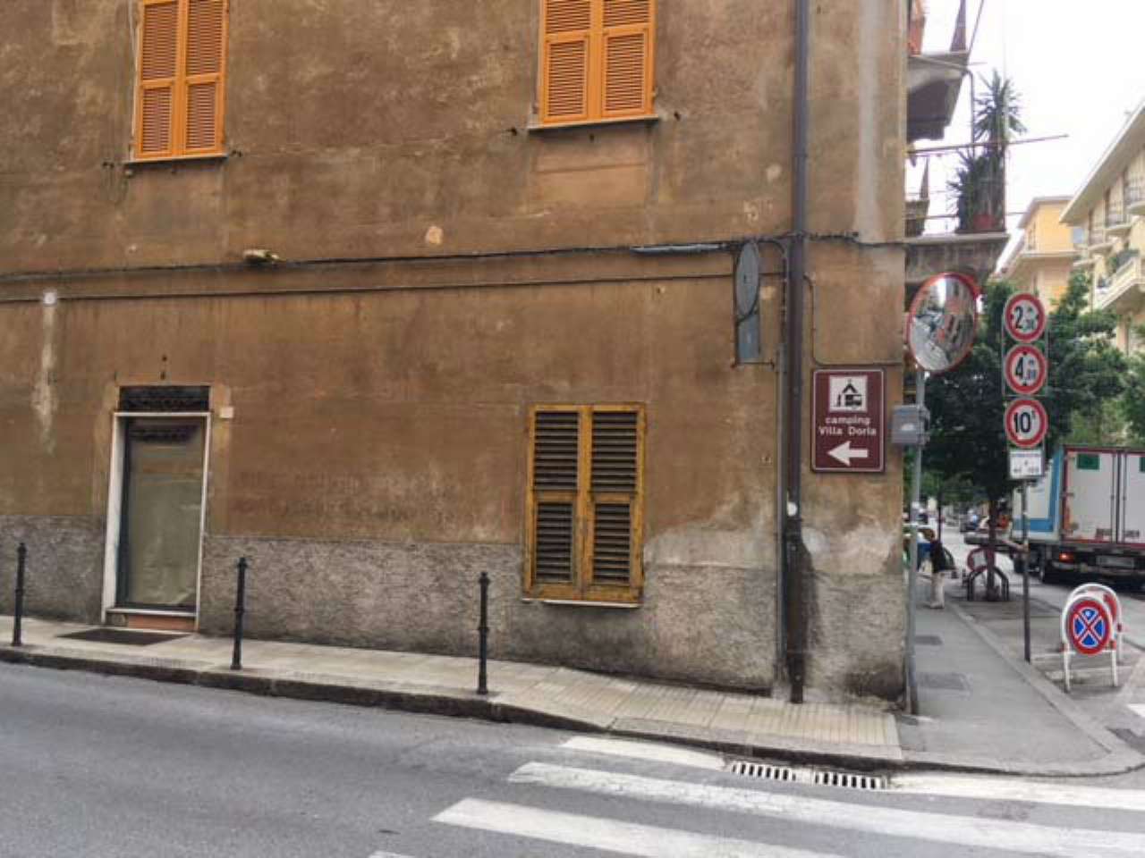 Negozio - Loc.Com. GENOVA vendita  PEGLI MARTIRI DELLA LIBERTA' Immobiliare Peglicasa