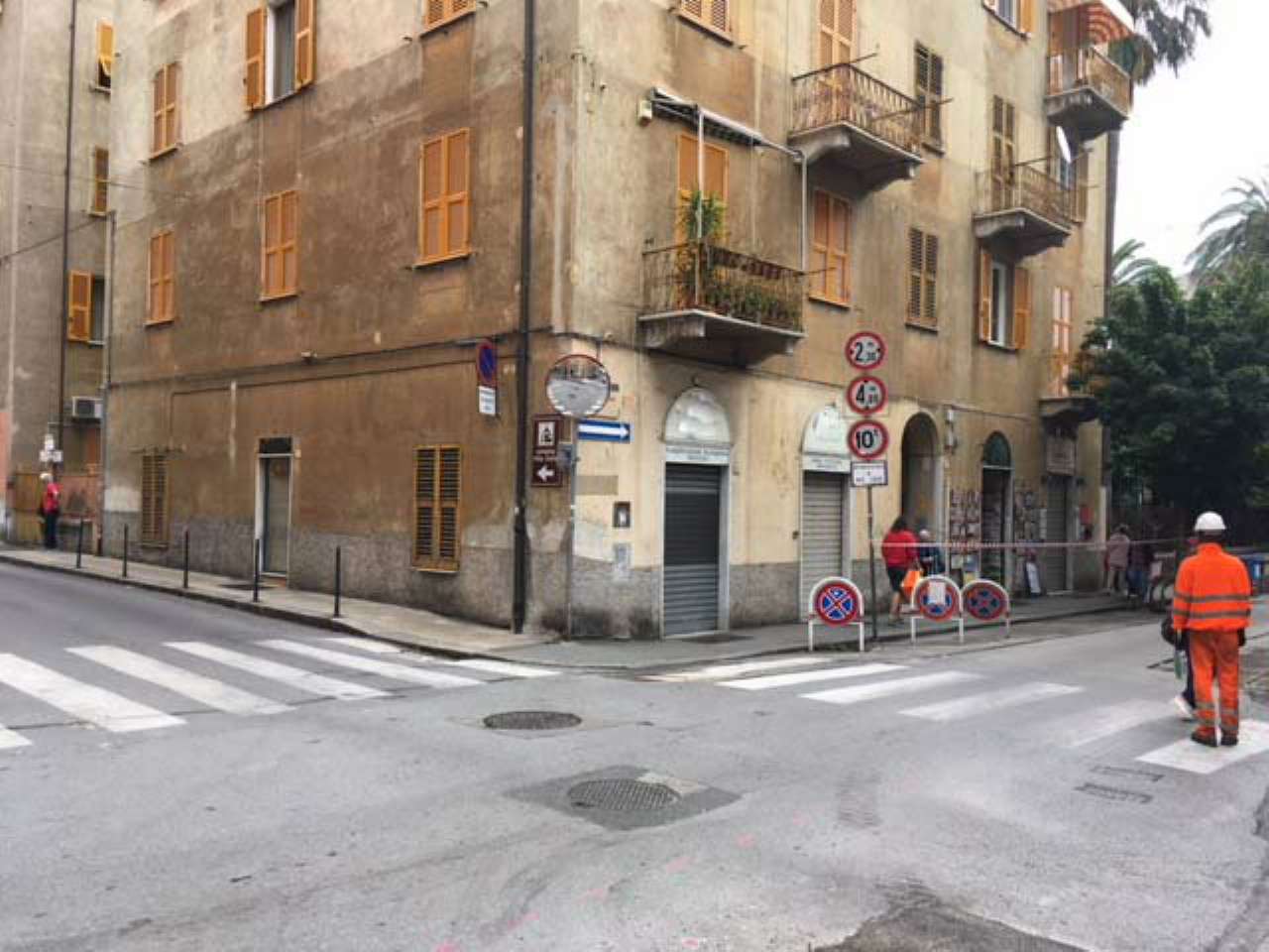 Negozio - Loc.Com. GENOVA vendita  PEGLI MARTIRI DELLA LIBERTA' Immobiliare Peglicasa