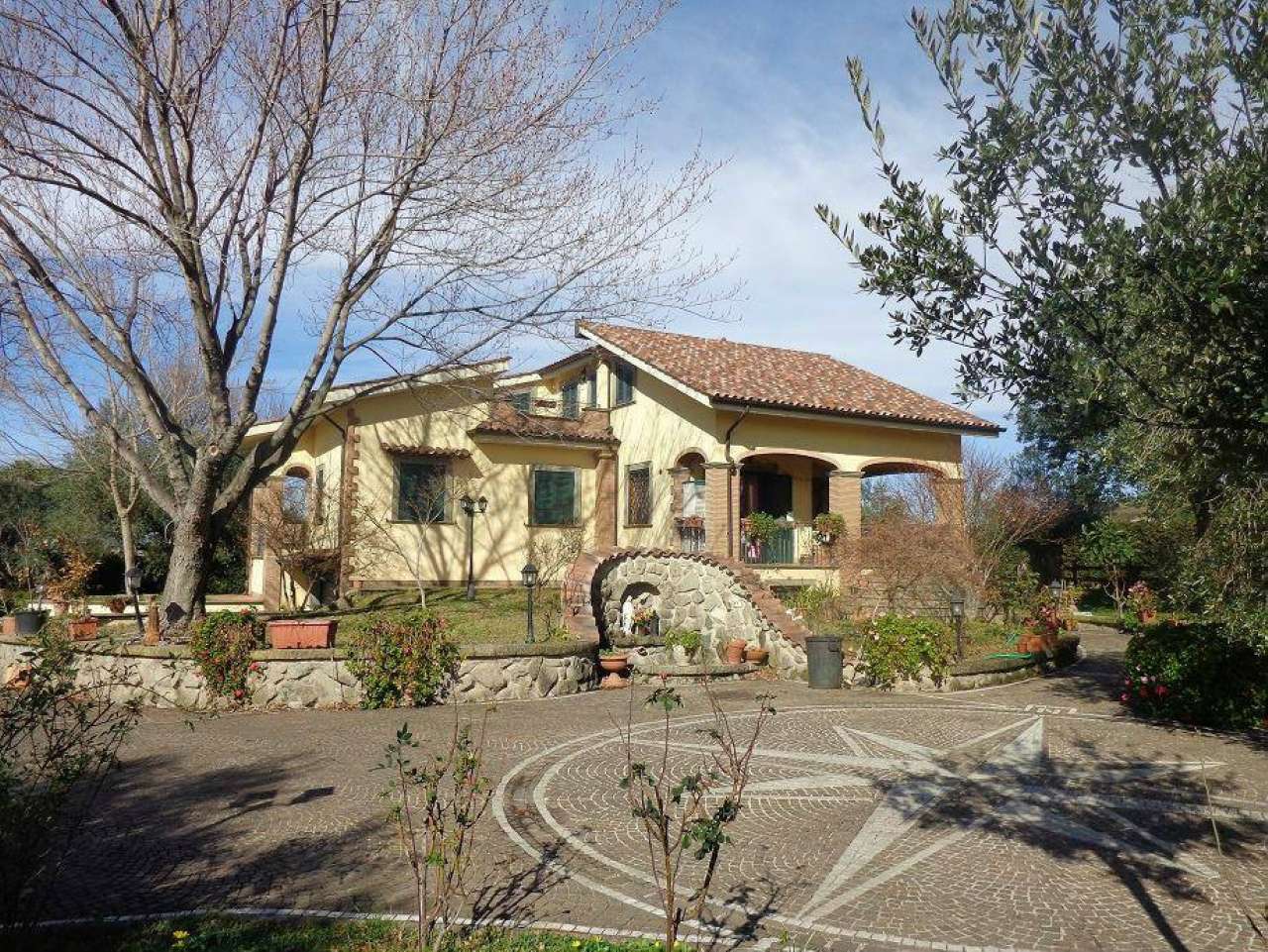 Villa Trifamiliare LANUVIO vendita   del Colle di Montegiove Volpes Case Fonte Nuova Srl