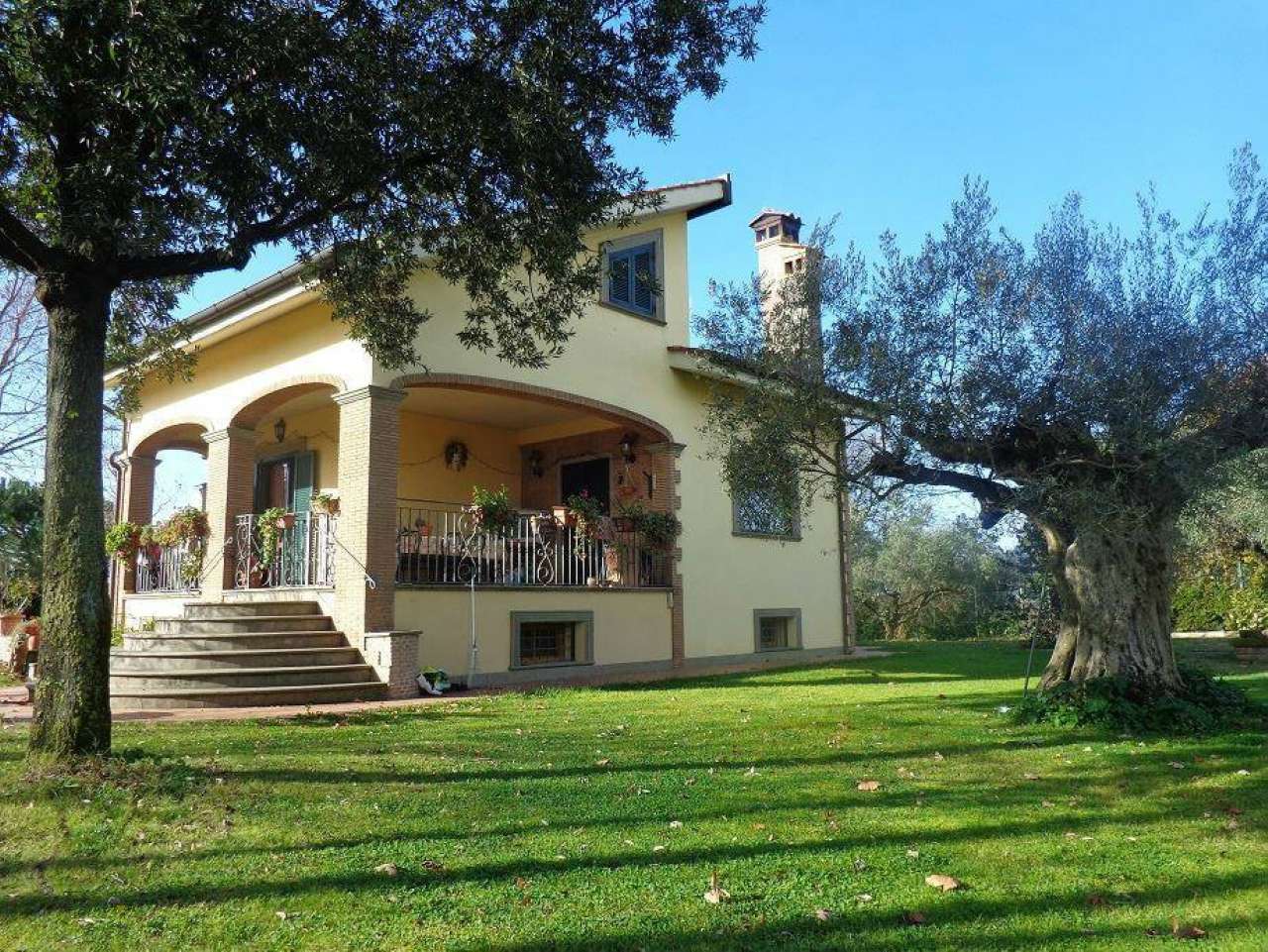 Villa Trifamiliare LANUVIO vendita   del Colle di Montegiove Volpes Case Fonte Nuova Srl