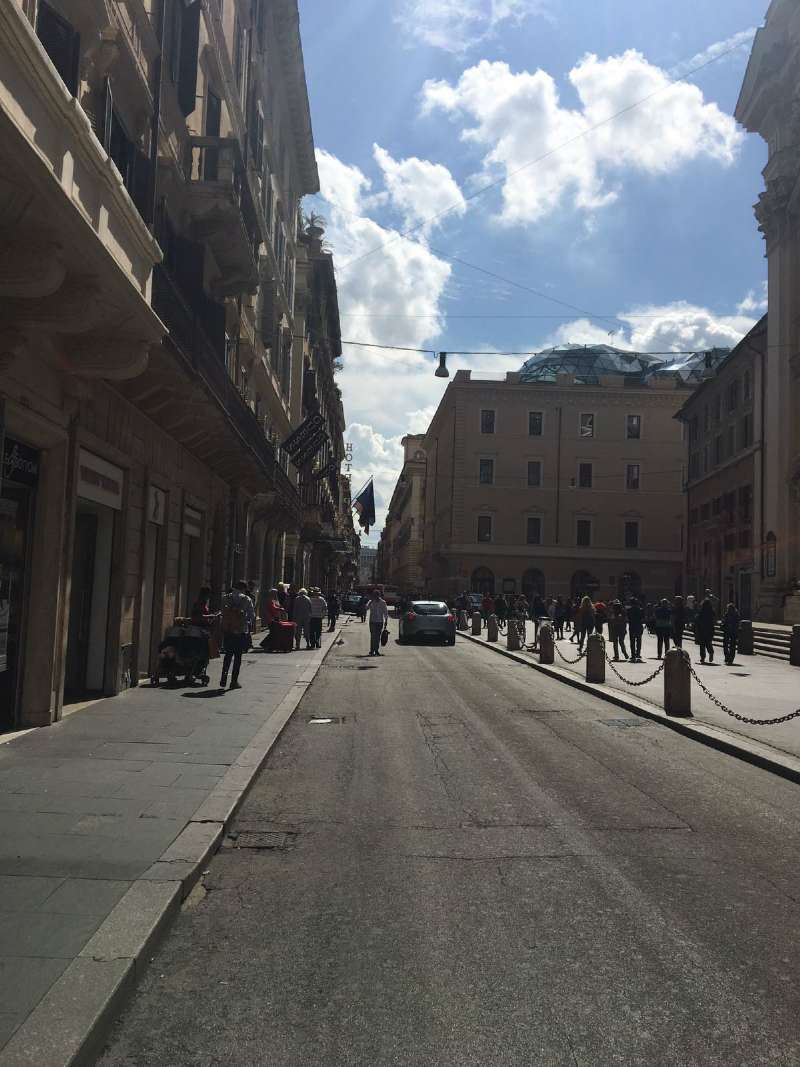 Negozio - Loc.Com. ROMA affitto  Centro storico del Corso GALA GRUPPO IMMOBILIARE