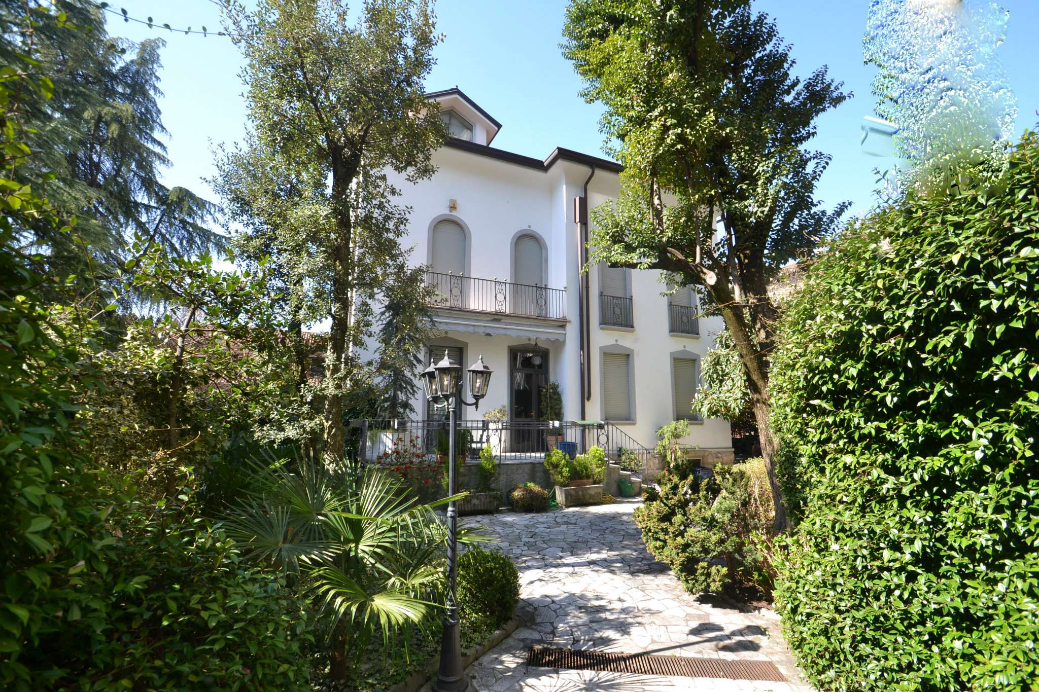 Villa BERGAMO vendita   LOCATELLI casafeltri - l'evoluzione immobiliare