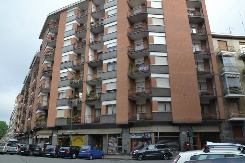 Negozio - Loc.Com. TORINO vendita  AURORA Cherubini ANTONELLA BOZZO STUDIO IMMOBILIARE
