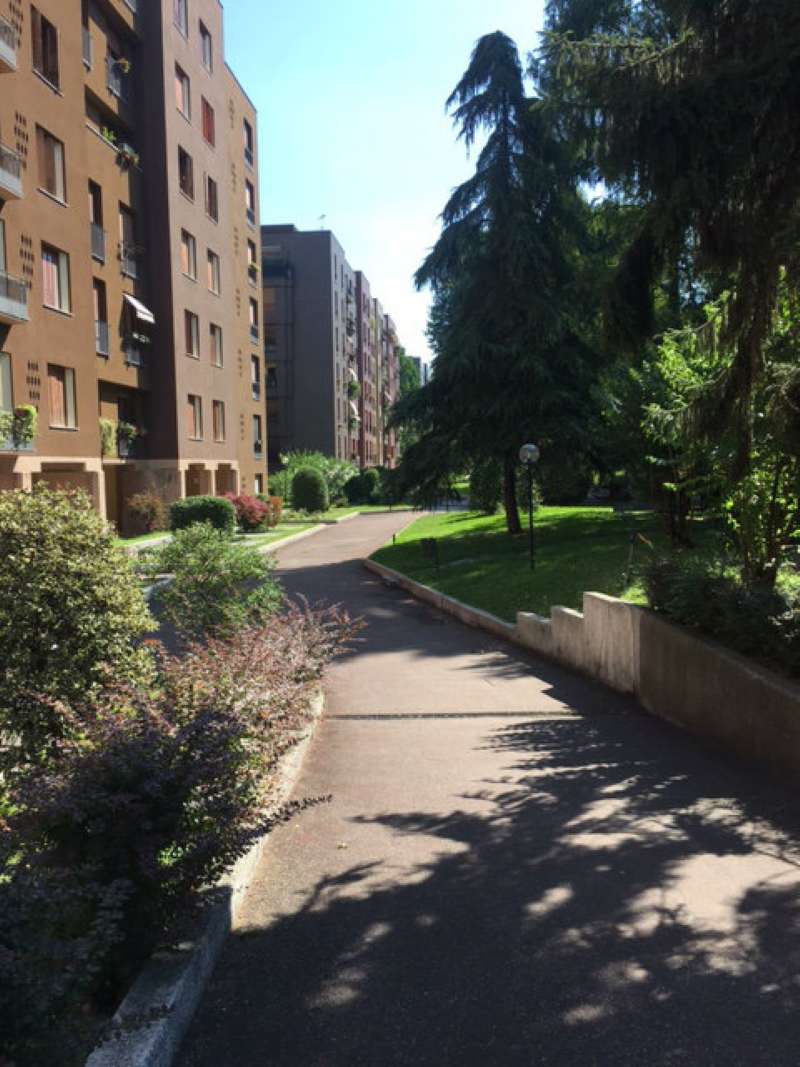 Ufficio - Loc.Com. MILANO affitto  BARONA D'alviano studio immobiliare vercelli